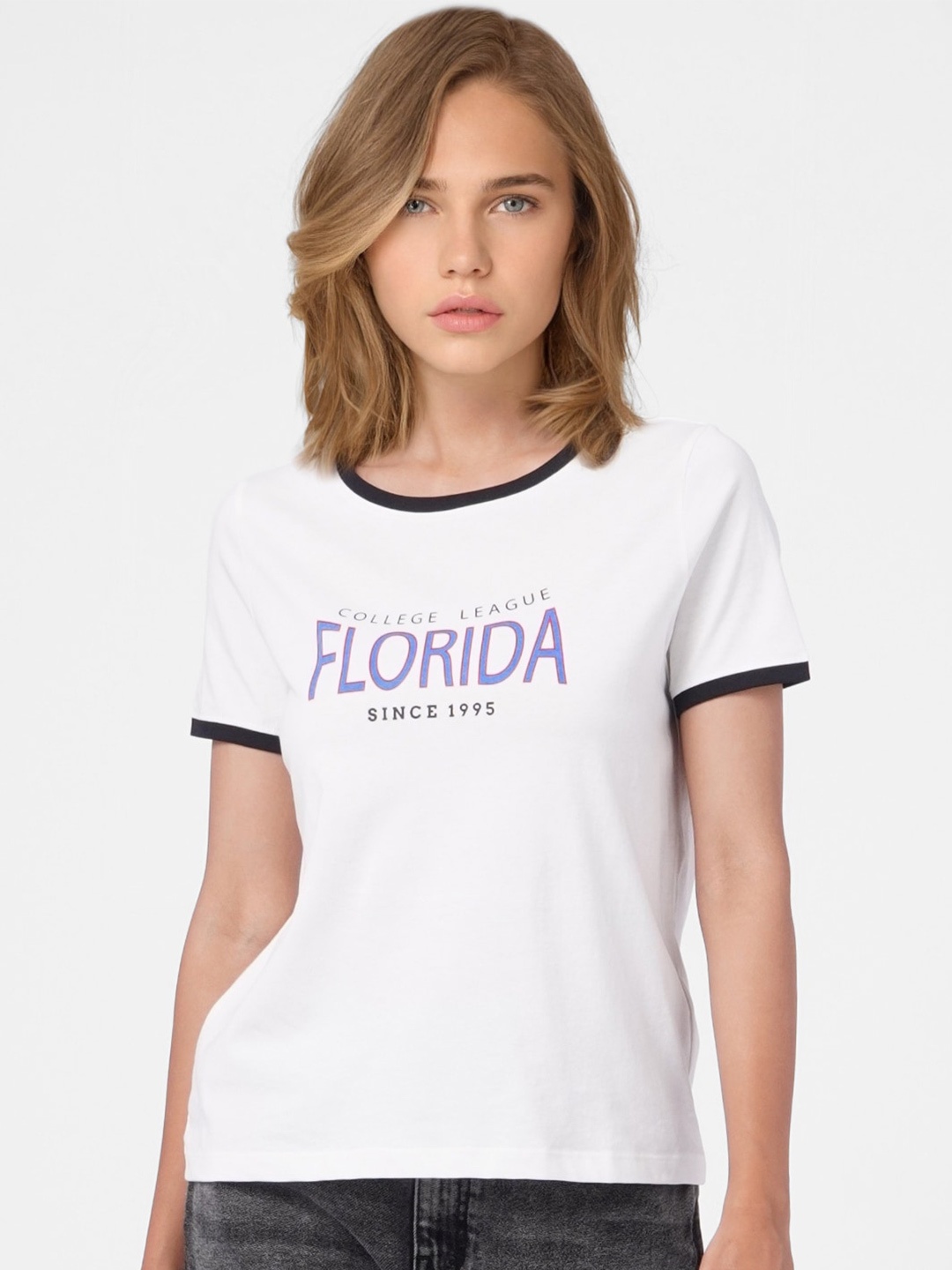 

ONLY Women White & Black Typography Printed T-shirt