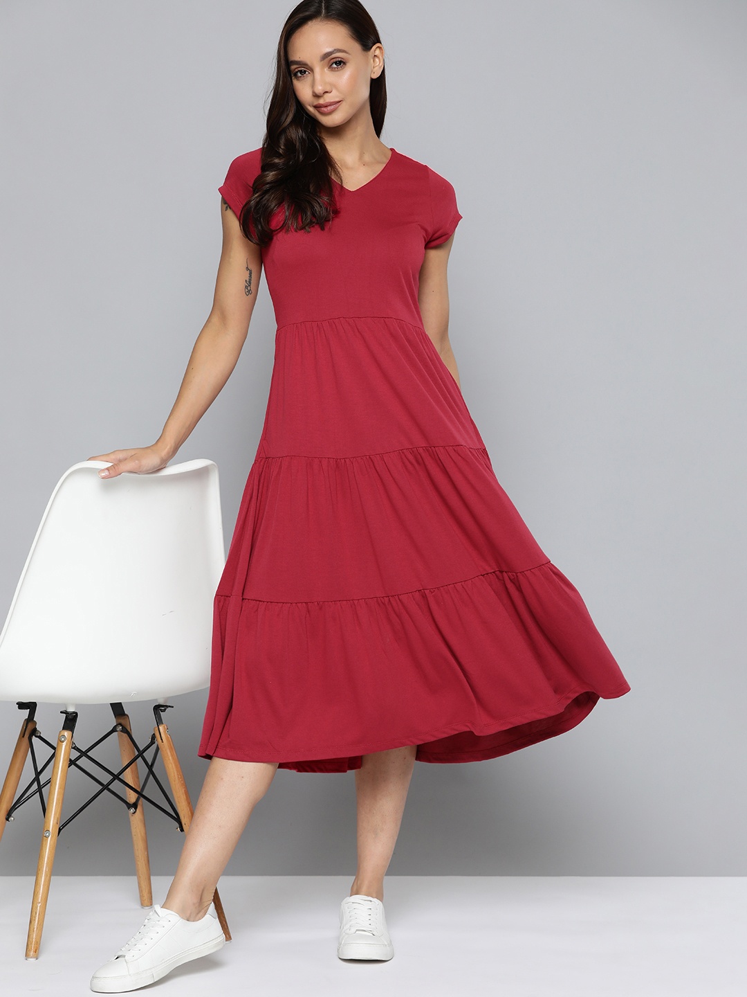 

M&H Easy Maroon Solid Tiered A-Line Midi Dress