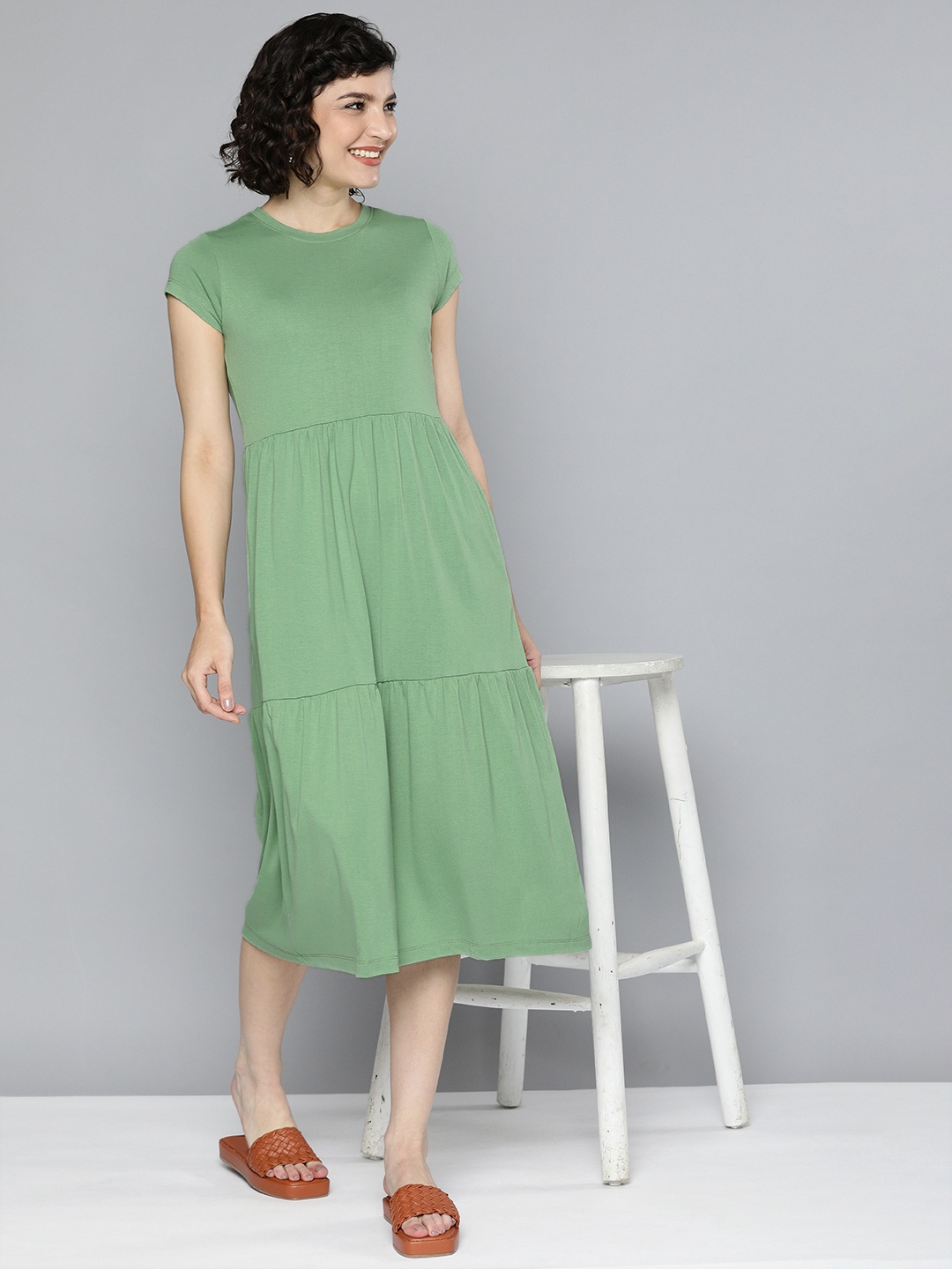 

M&H Easy Women Green Solid Pleated Fit and Flare Dress
