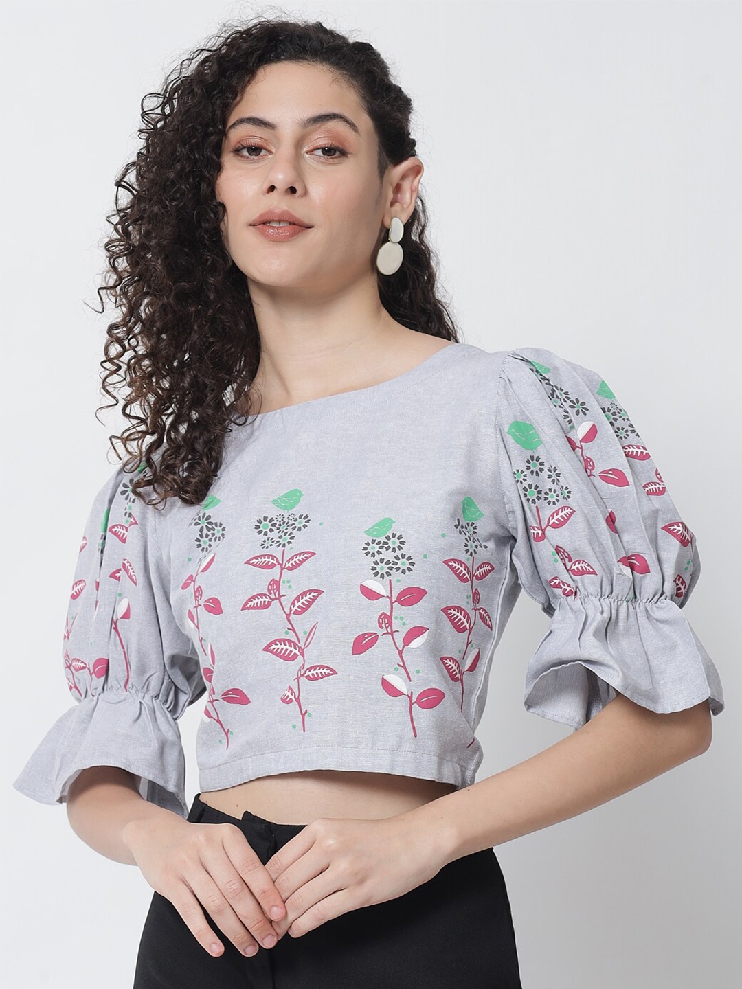 

Tulsattva Grey Floral Print Chambray Crop Top