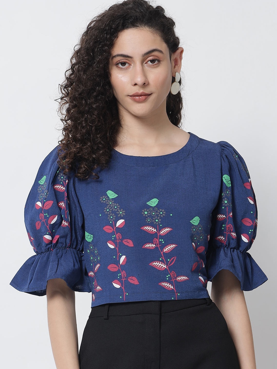 

Tulsattva Blue Floral Print Chambray Crop Top