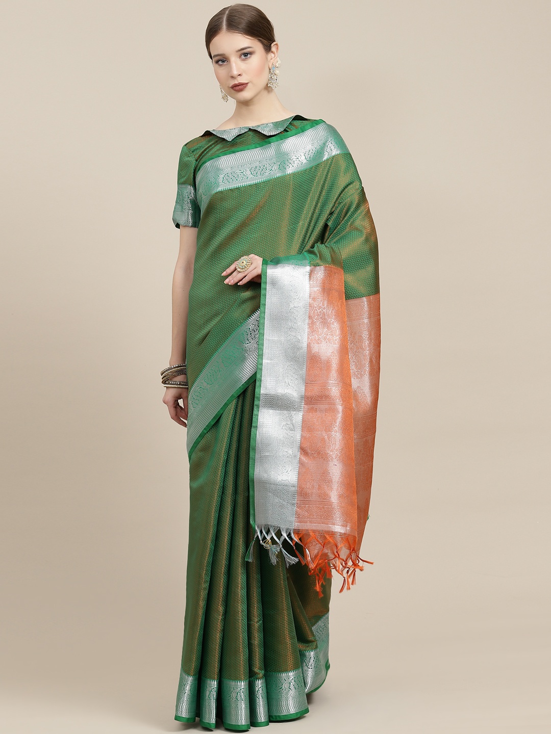 

Satrani Green Dual-Toned Woven Design Saree