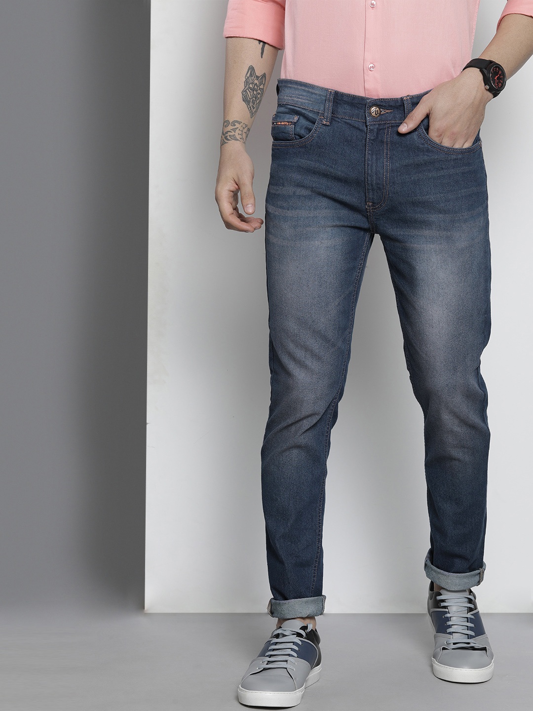 

The Indian Garage Co Men Blue Slim Fit Light Fade Stretchable Jeans