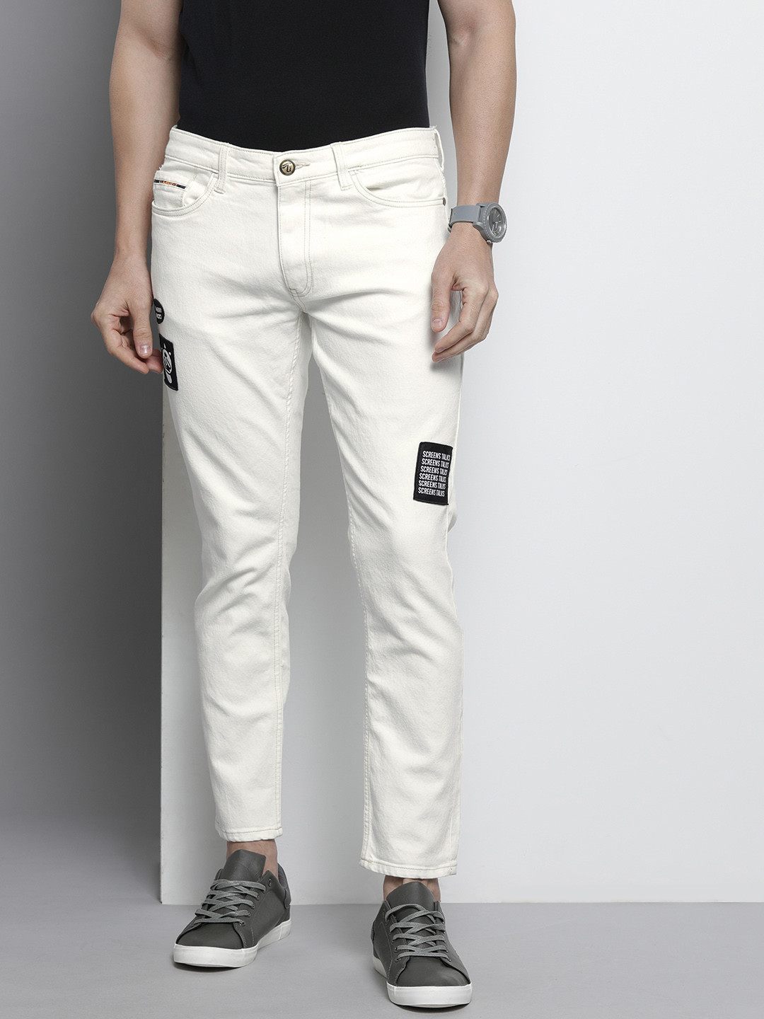 

The Indian Garage Co Men Off White Slim Fit Applique Stretchable Jeans