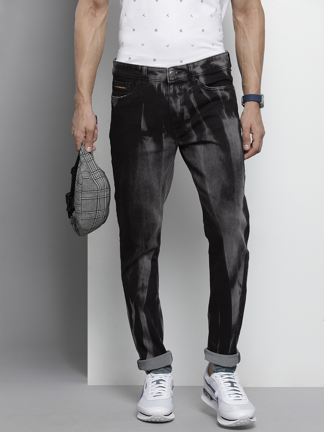 

The Indian Garage Co Men Black Slim Fit Acid Wash Stretchable Jeans