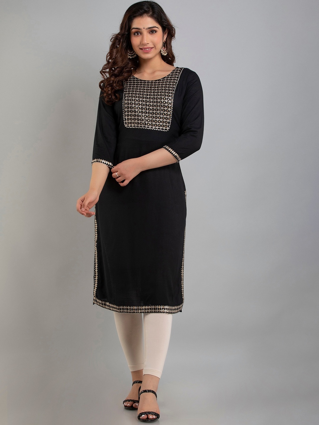 

Charu Women Black Embellished Embroidered Straight Kurta
