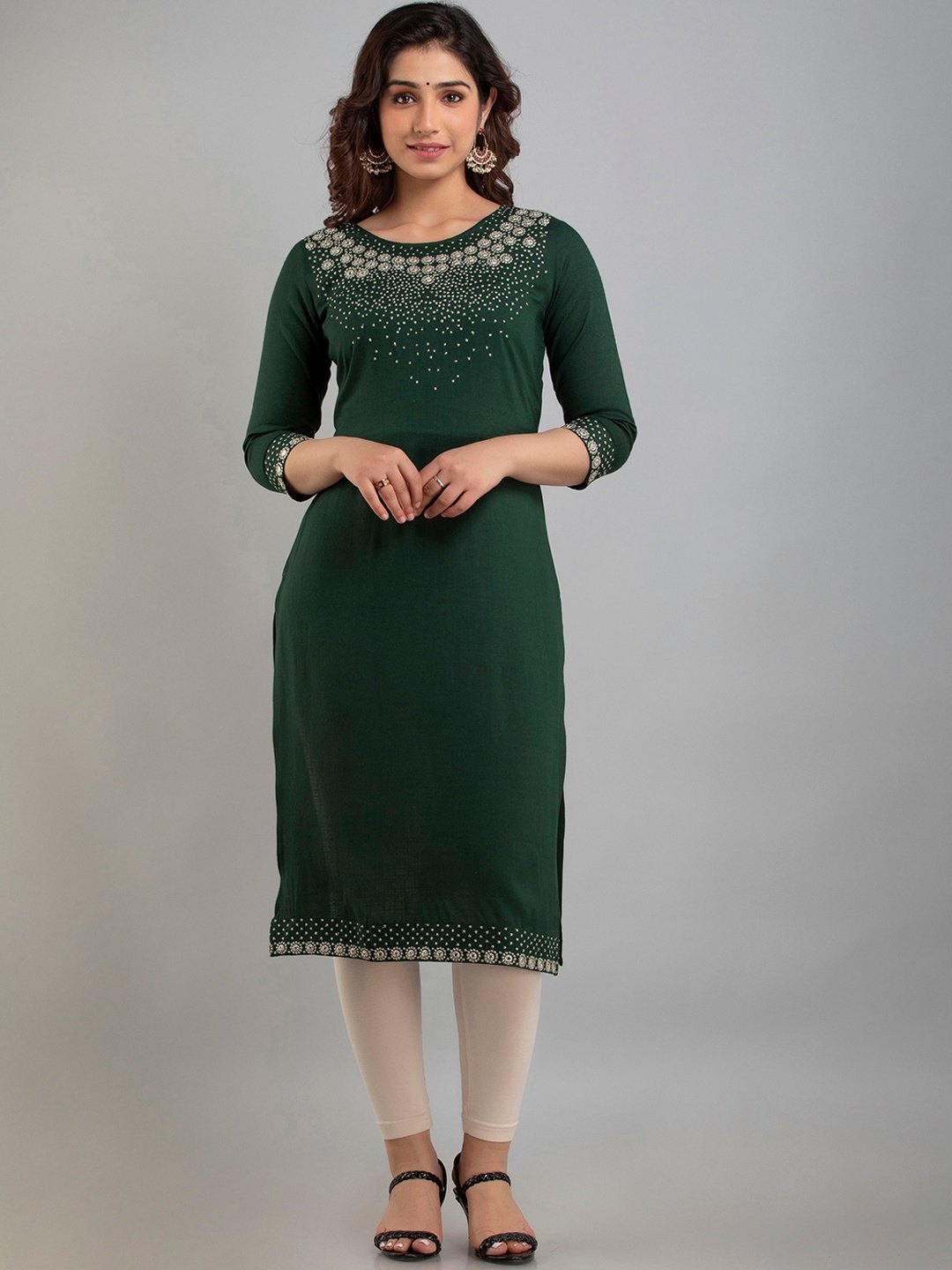 

Charu Women Green Embroidered Mirror Work Straight Kurta
