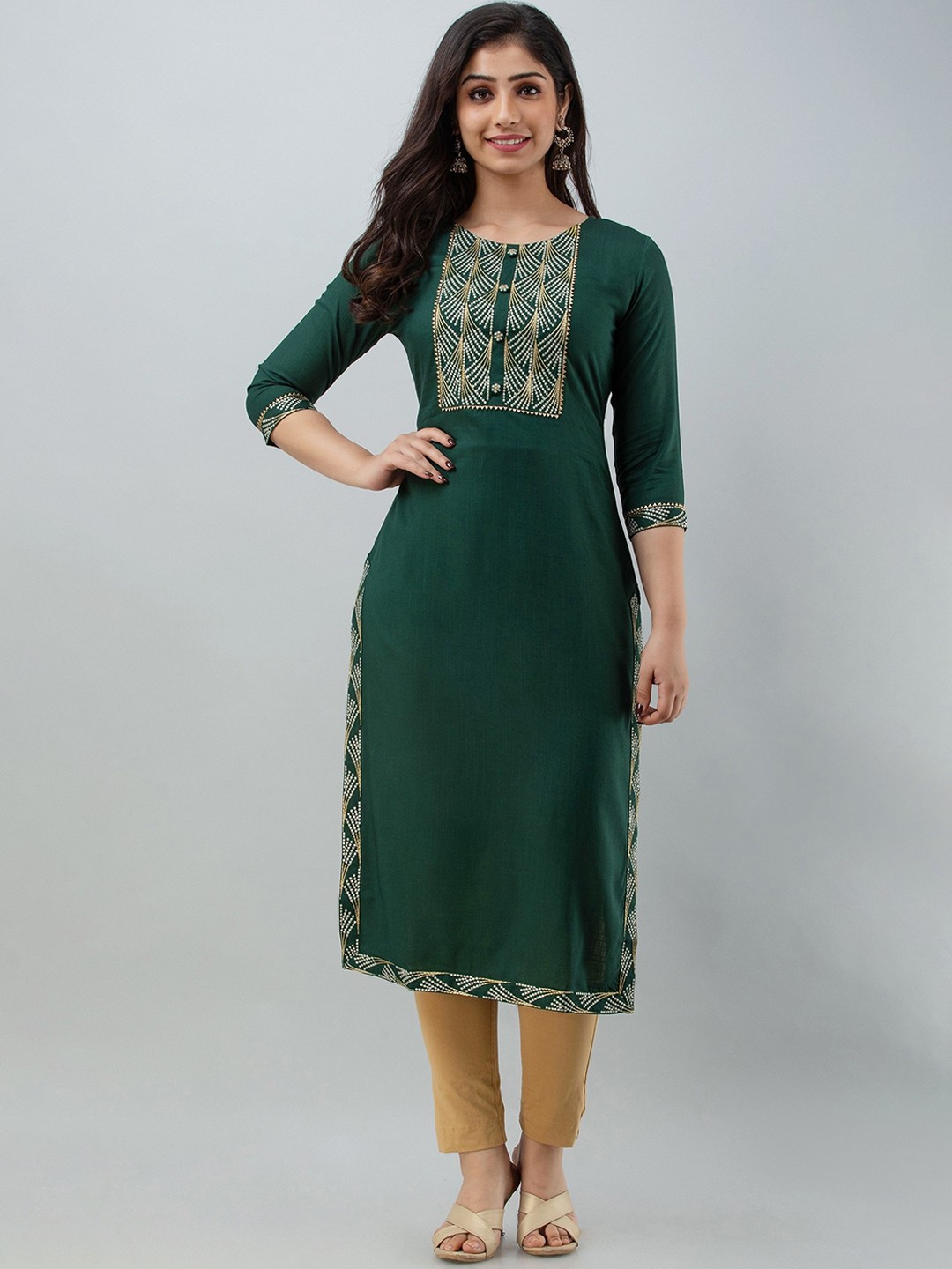 

Charu Women Green & Gold-Toned Embellished Embroidered Straight Kurta