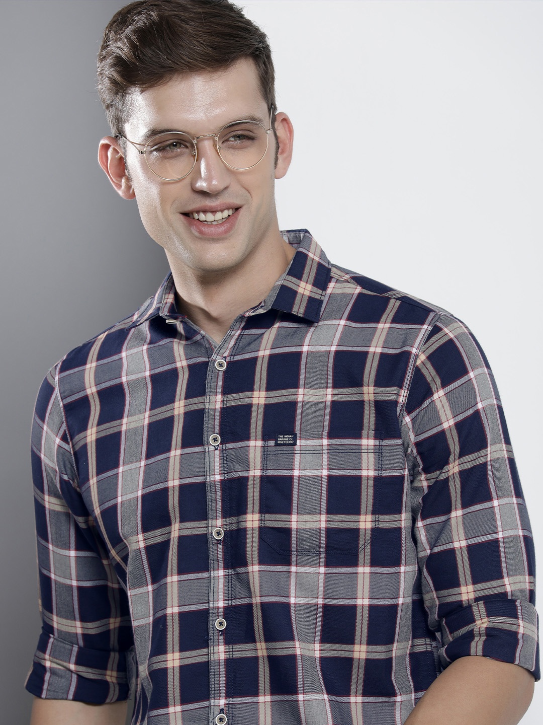 

The Indian Garage Co Men Classic Opaque Checked Casual Shirt, Navy blue
