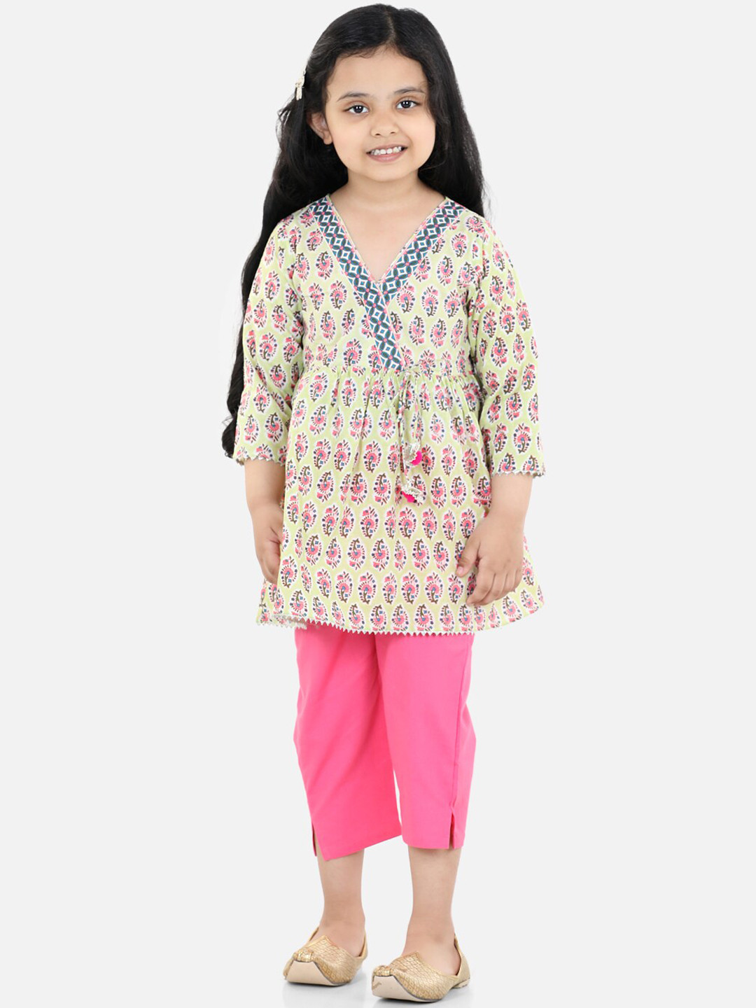 

AWW HUNNIE Girls Green Ethnic Motifs Printed Angrakha Pure Cotton Kurti with Trousers