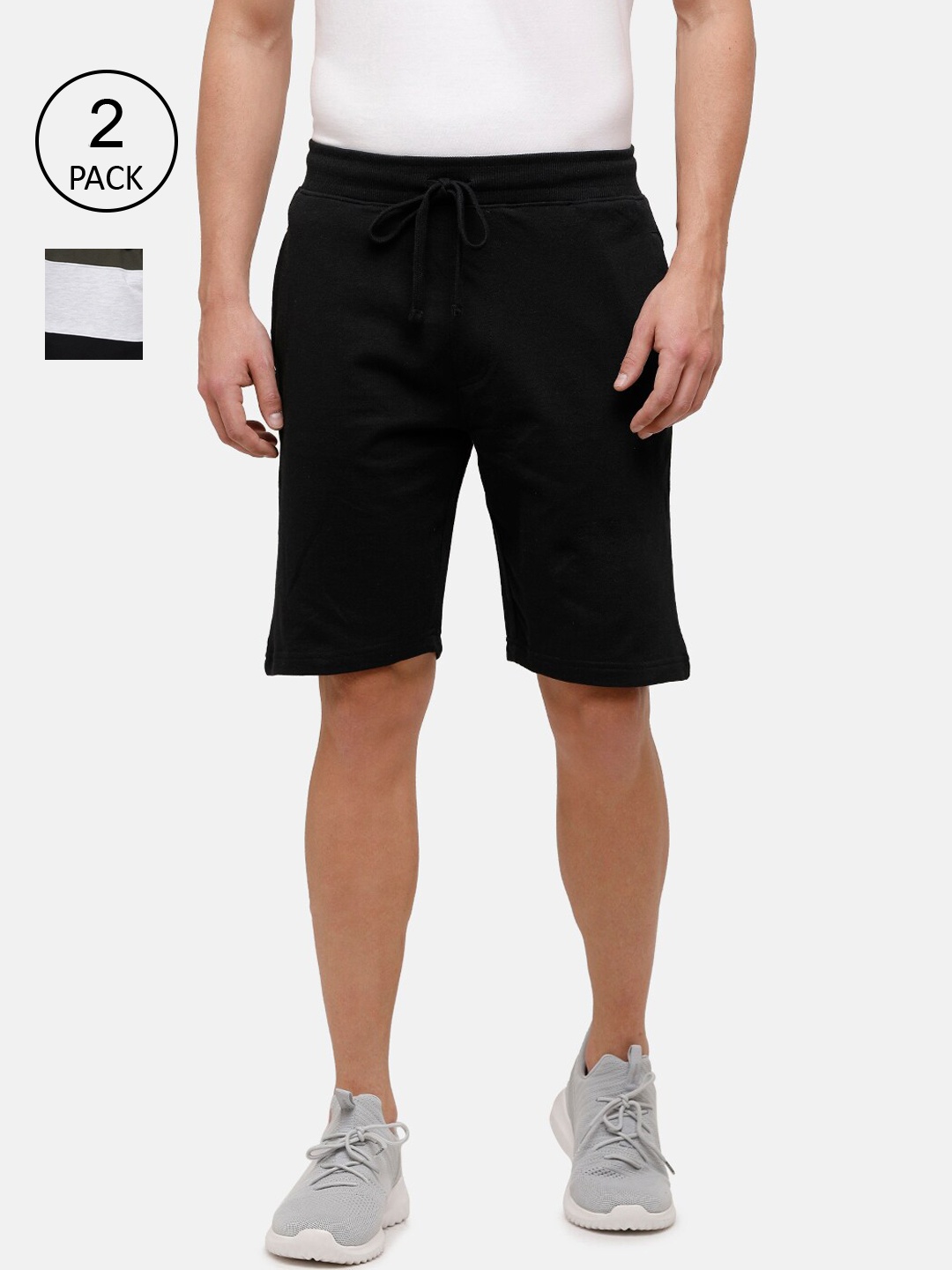 

MADSTO Men Black Shorts