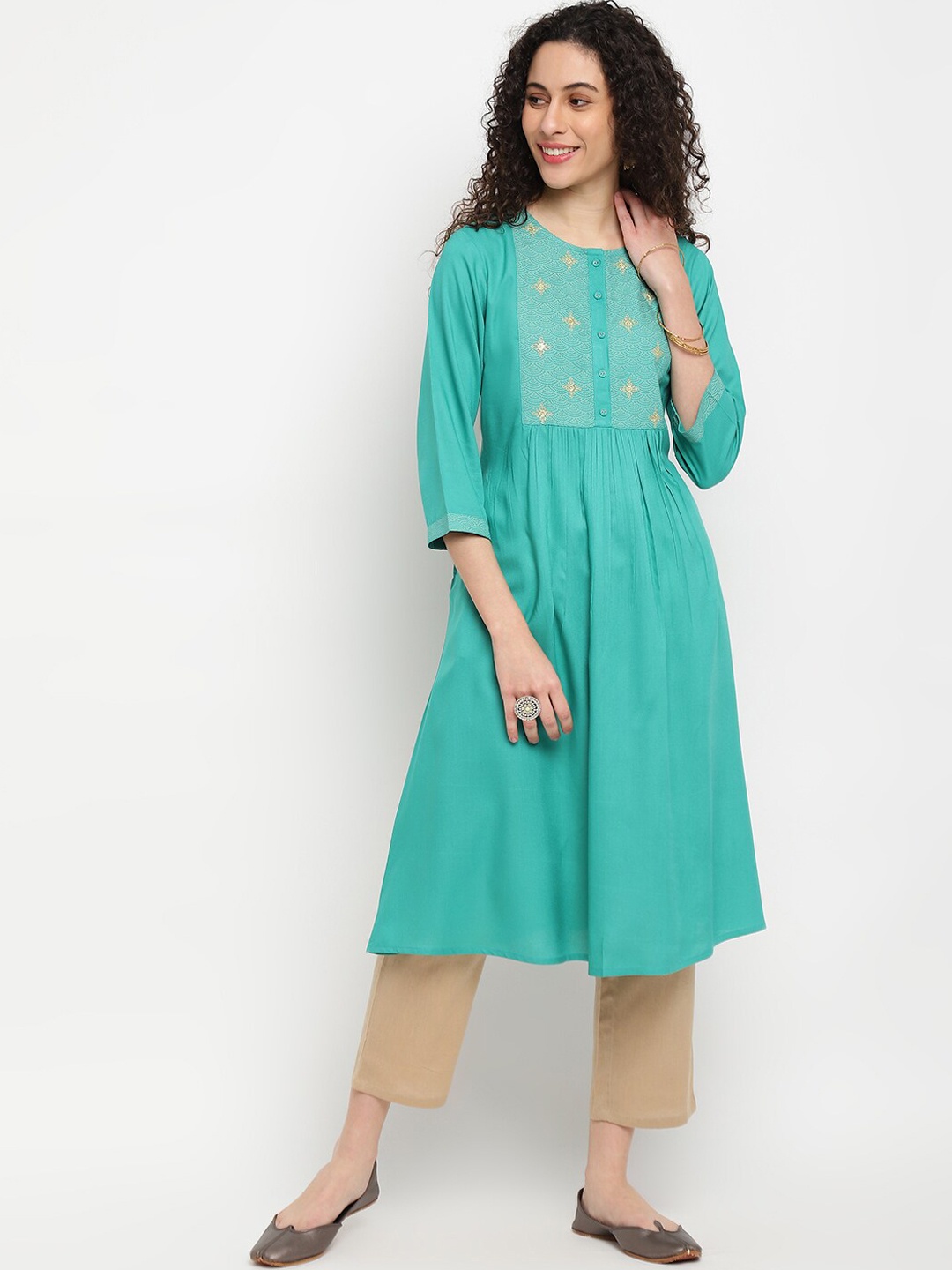 

IMARA Women Green & Golden Yoke Design Kurta