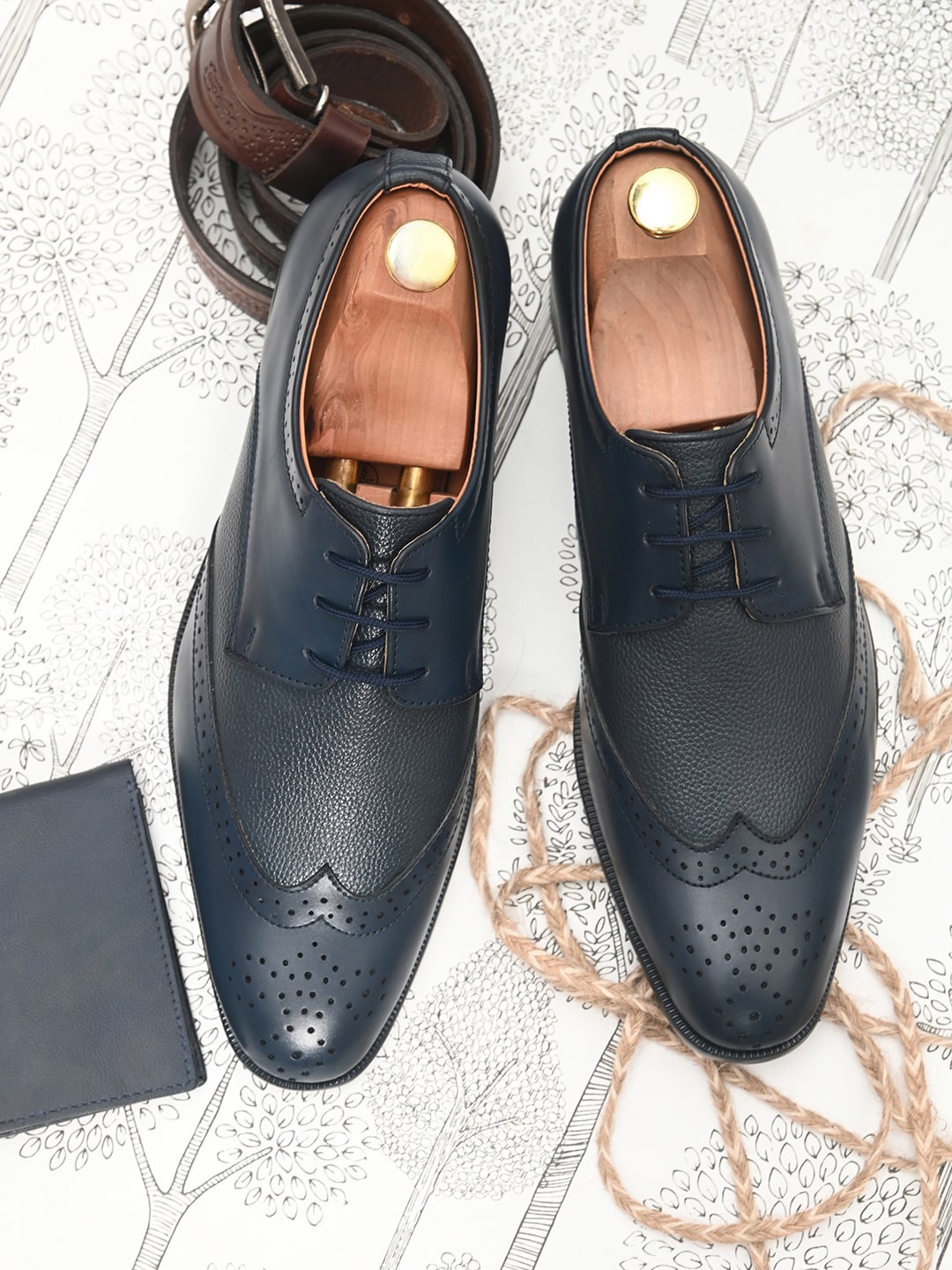 

ALBERTO MORENO Men Blue Solid Formal Brogues