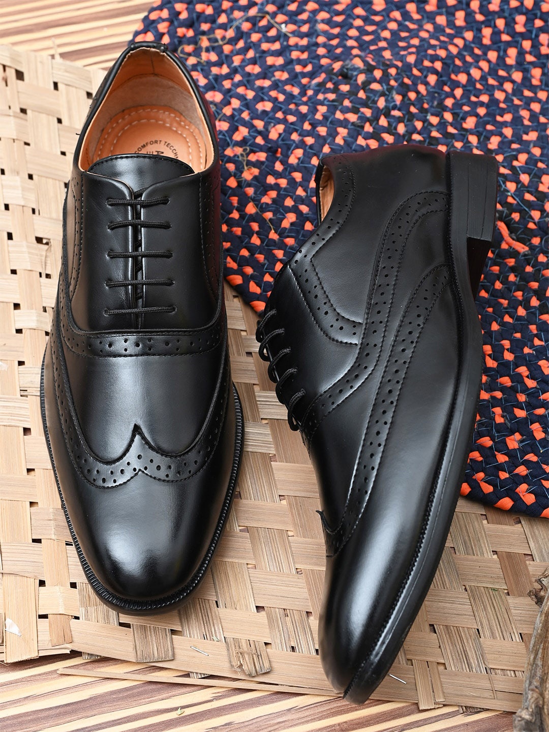 

ALBERTO MORENO Men Black Solid Formal Brogues