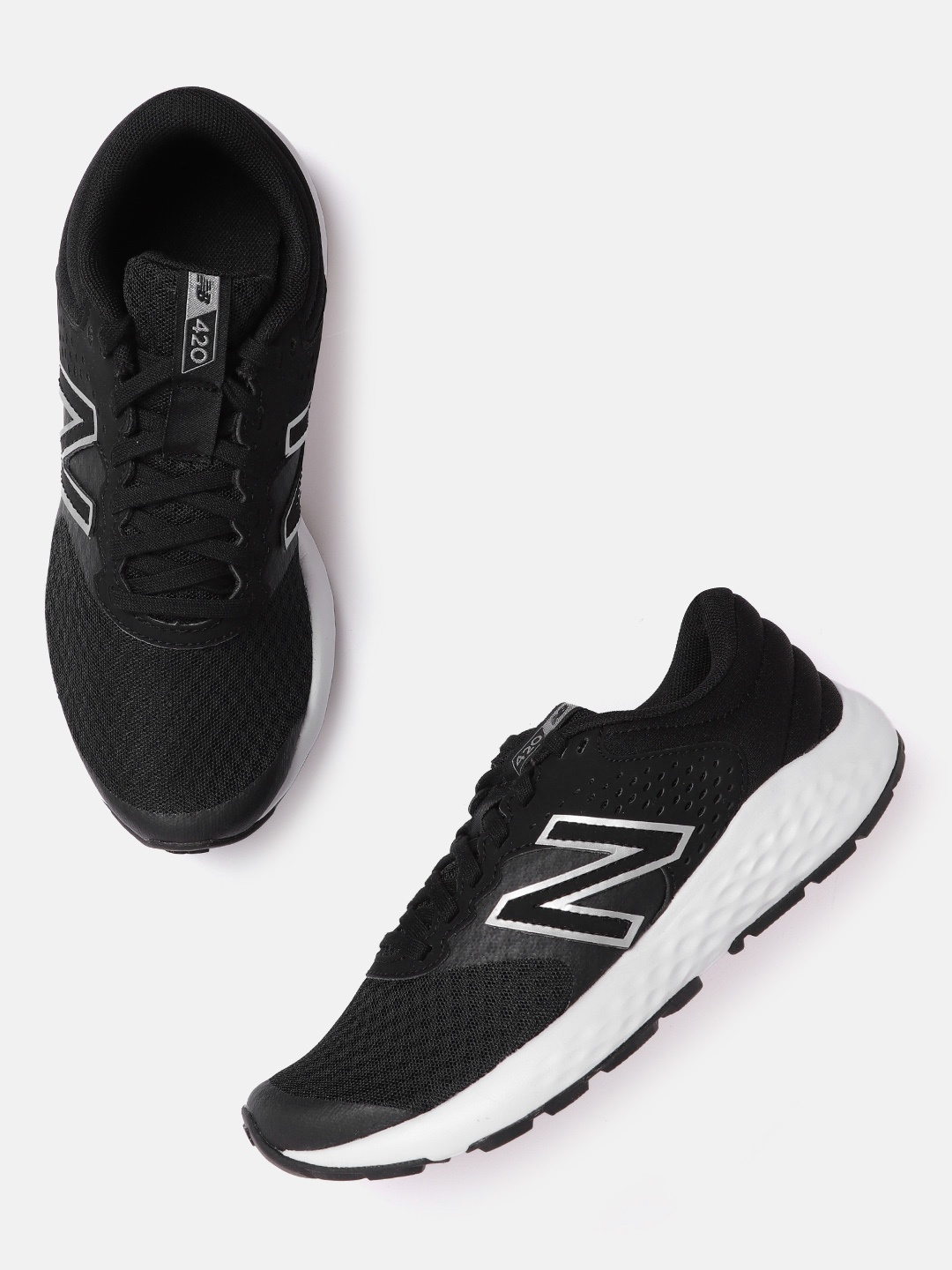 

New Balance Women Black Woven Design 420 Running Shoes