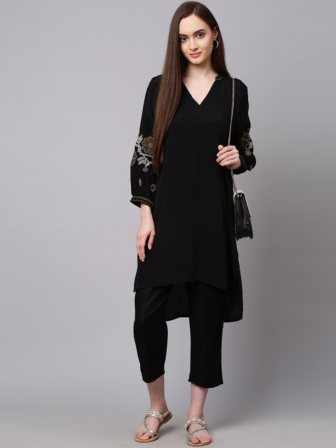 Modern Indian by CHEMISTRY Women Black Kurta Set with Sleeve Embroidery