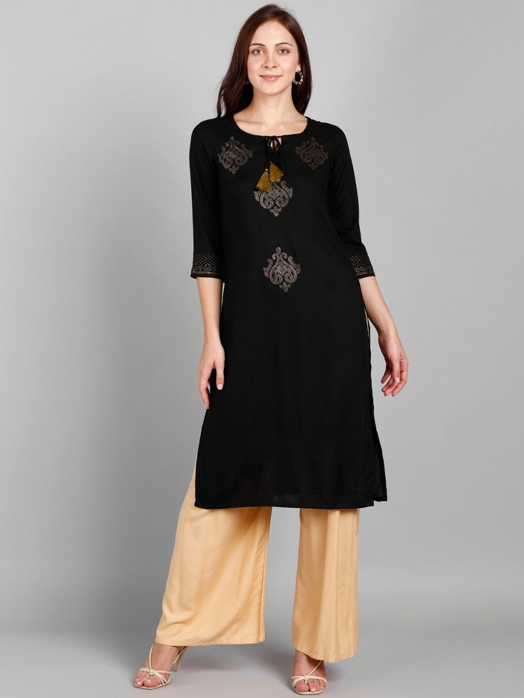 

VEDANA Women Black Embellished Kurta
