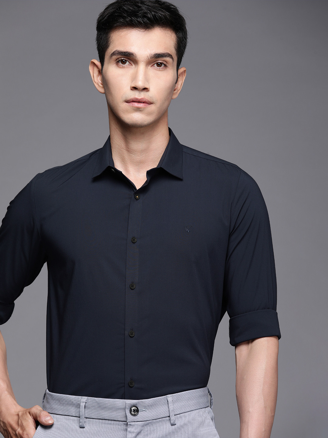 

Allen Solly Men Navy Blue Solid Modern Slim Fit Semiformal Shirt