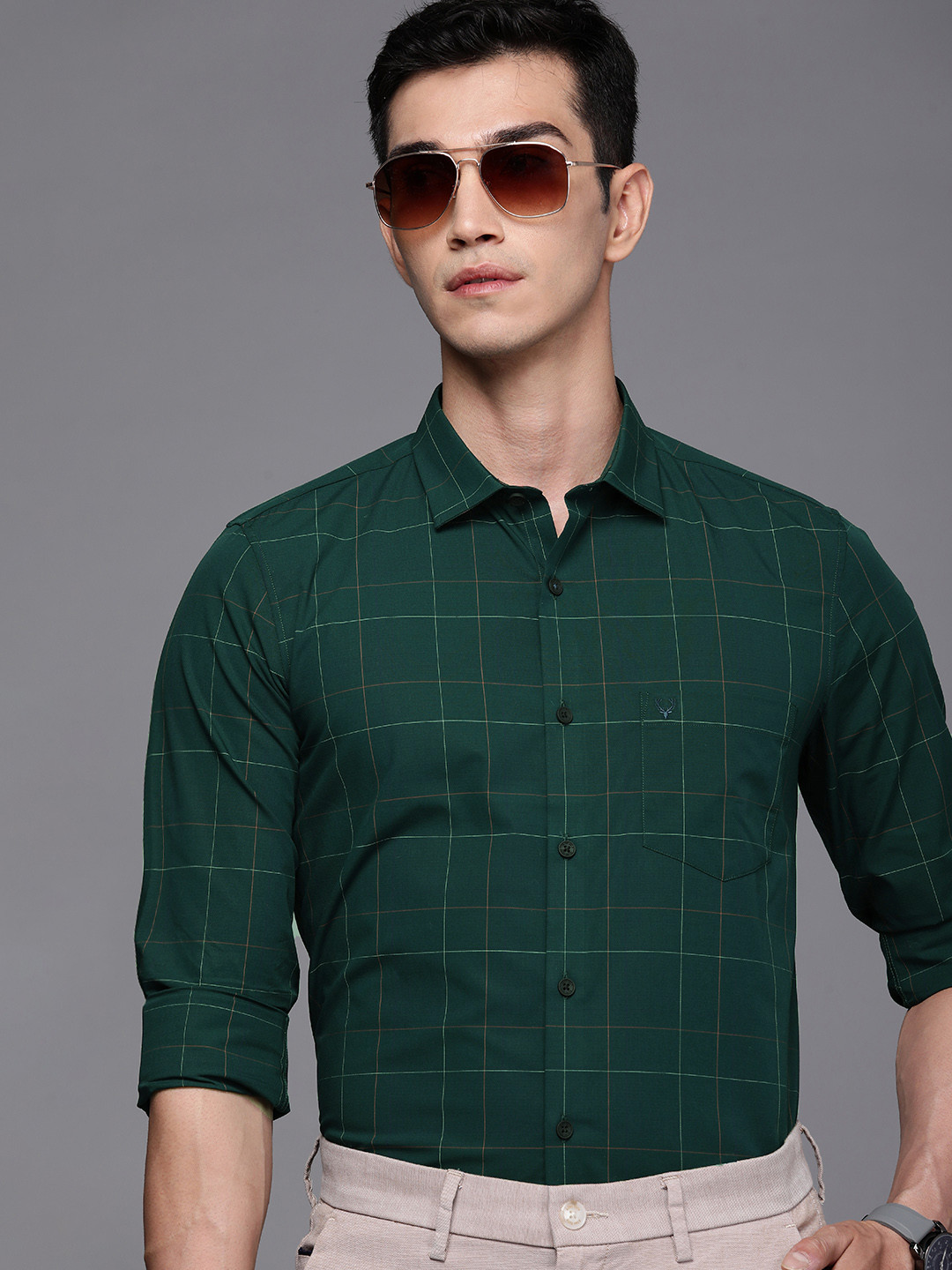 

Allen Solly Men Green Modern Slim Fit Windowpane Checked Semiformal Shirt
