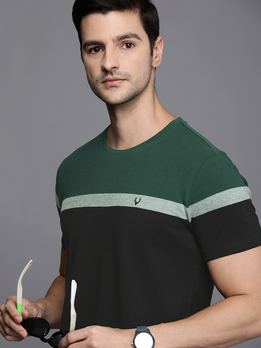 

Allen Solly Men Green & Black Colourblocked Pure Cotton T-shirt