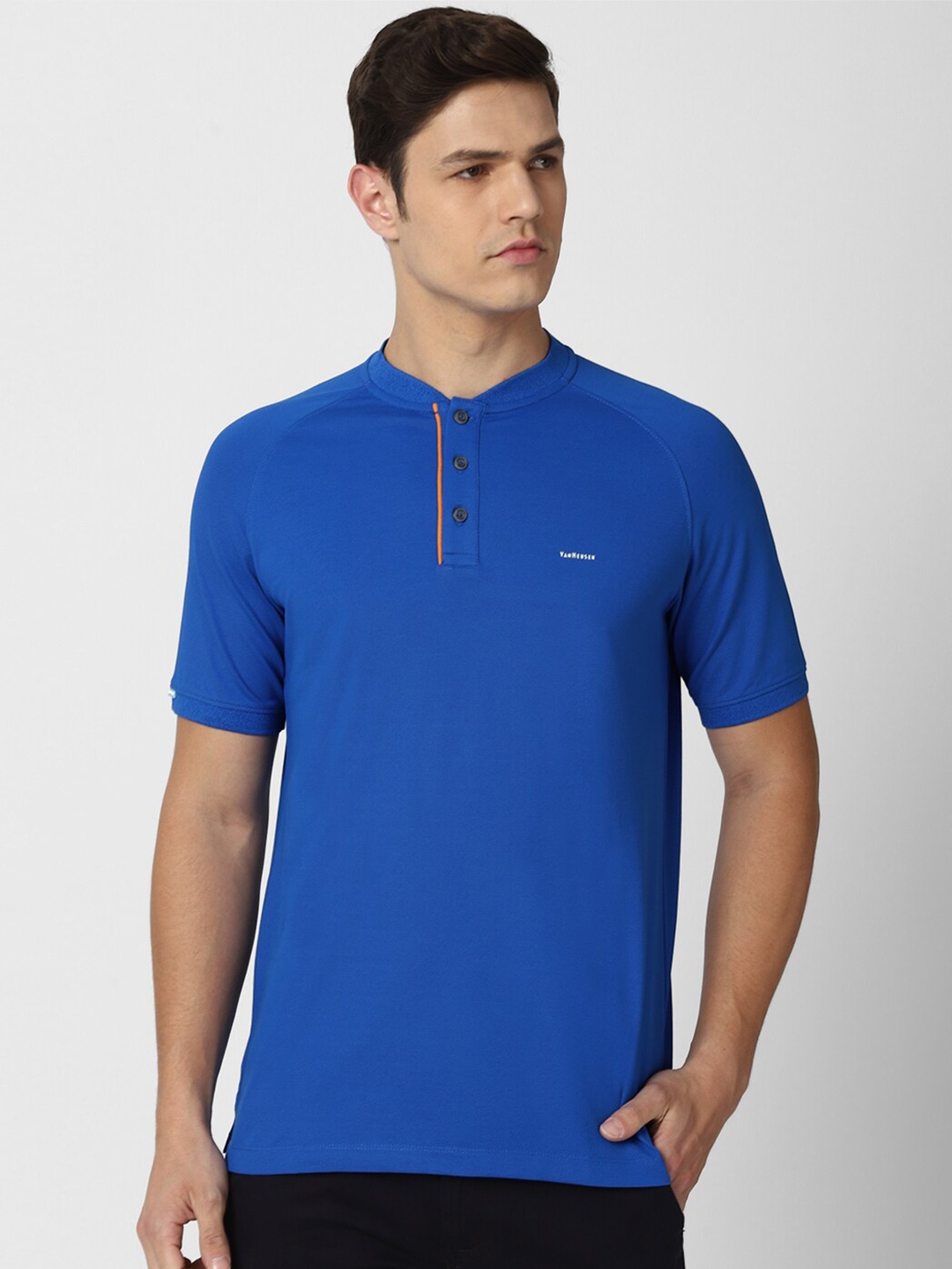 

Van Heusen Men Blue Solid Mandarin Collar T-shirt