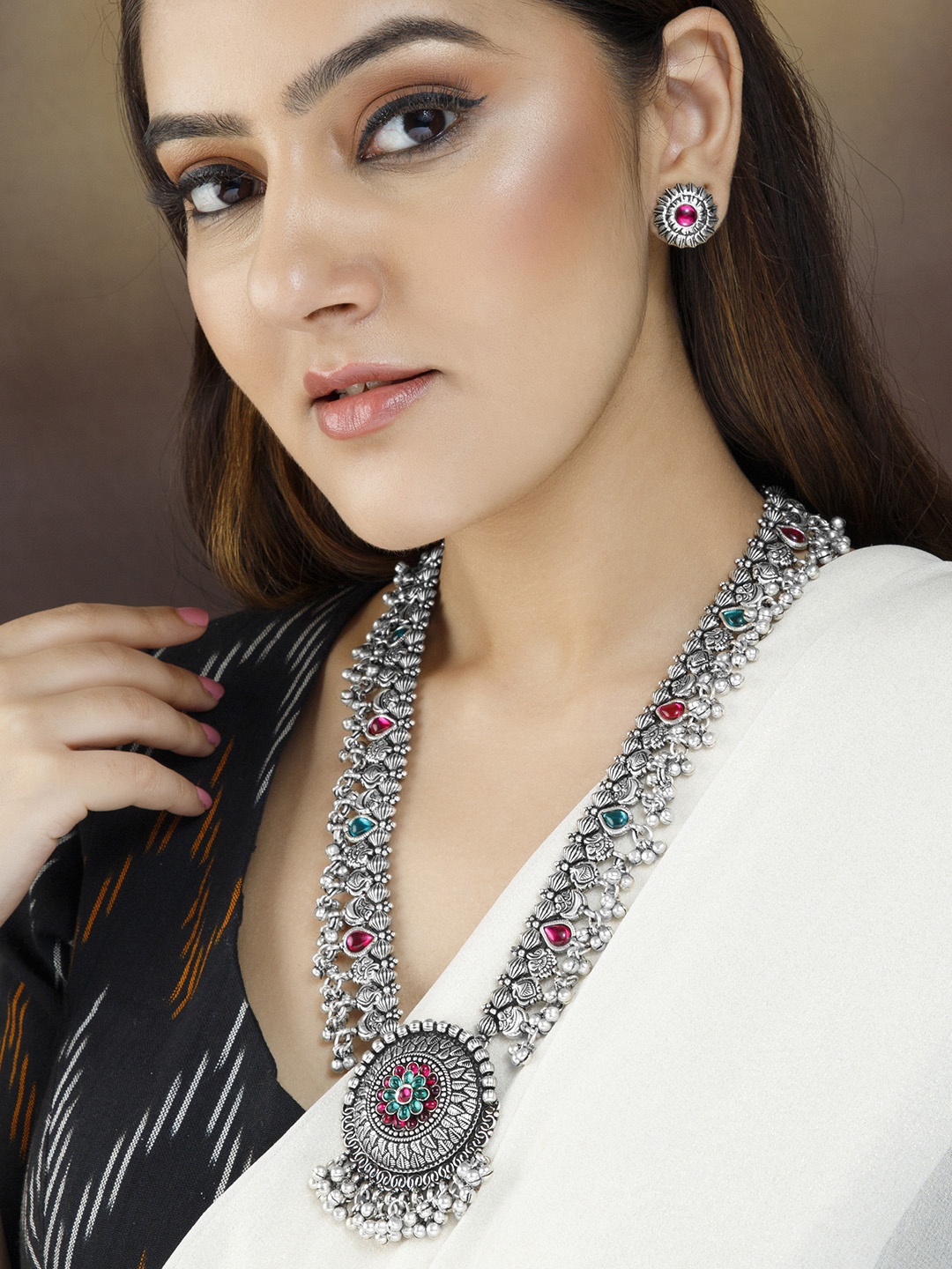 

Rubans Silver-Plated Pink & Green Artificial Stones Studded Jewellery Set