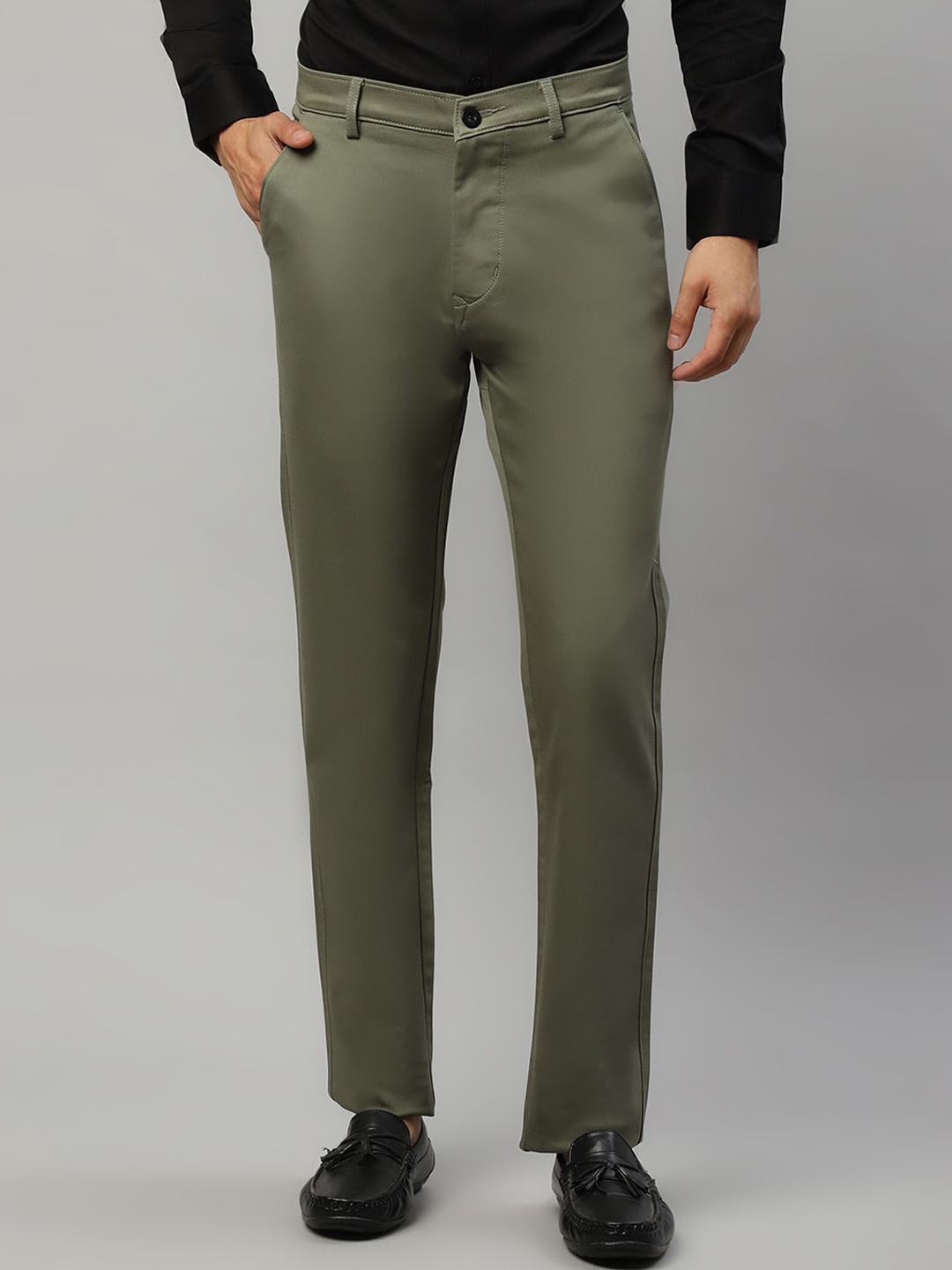 

Rodamo Men Olive Green Solid Slim Fit Regular Trousers