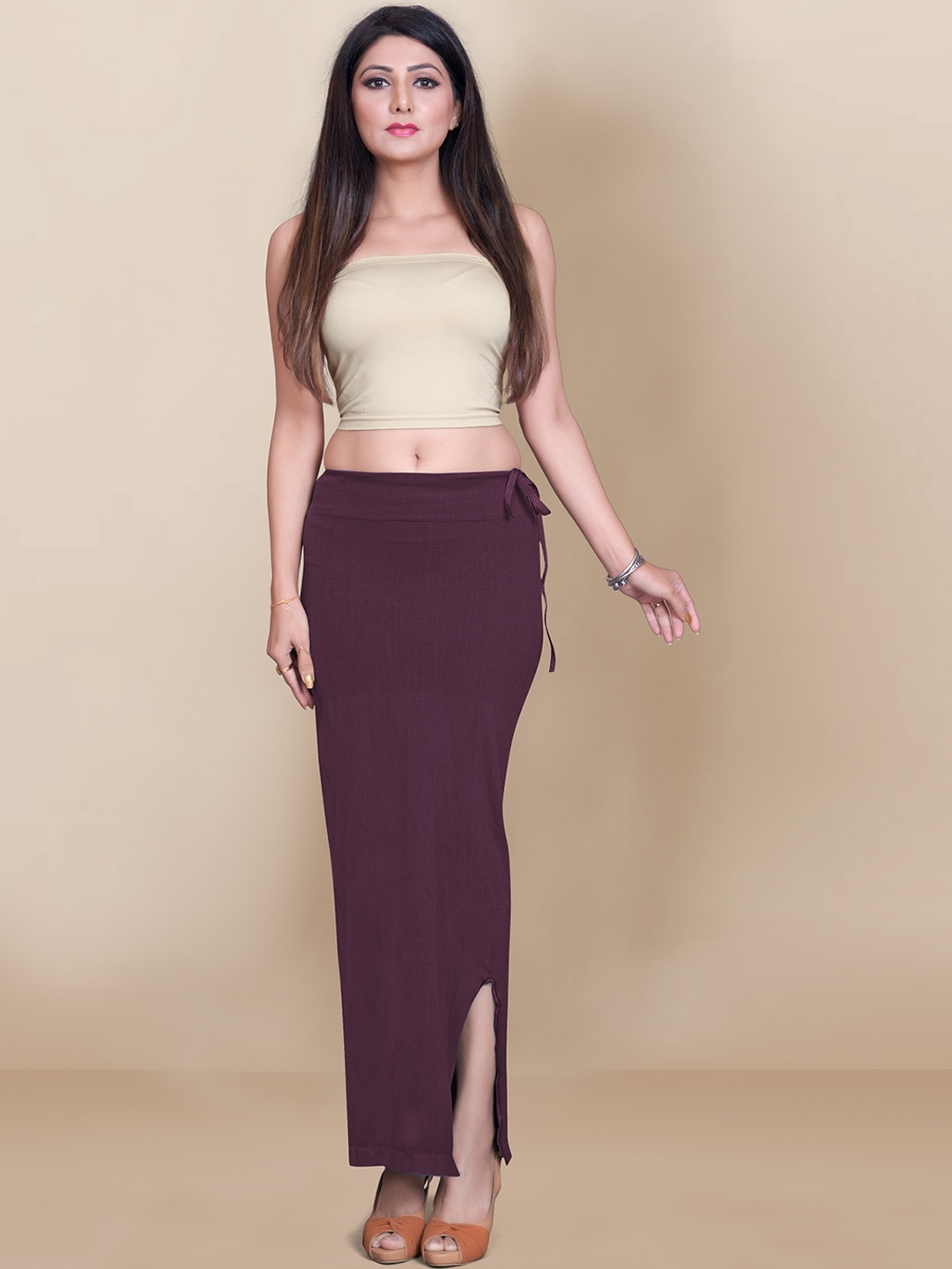 

VAIRAGEE Women Magenta Solid Saree Shapewear
