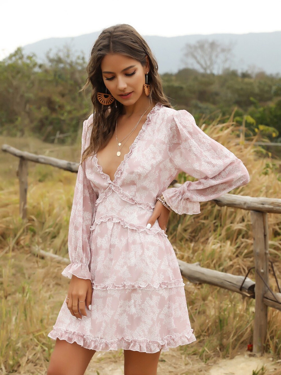 

La Aimee Rose & White V-Neck Ruffled Floral Dress