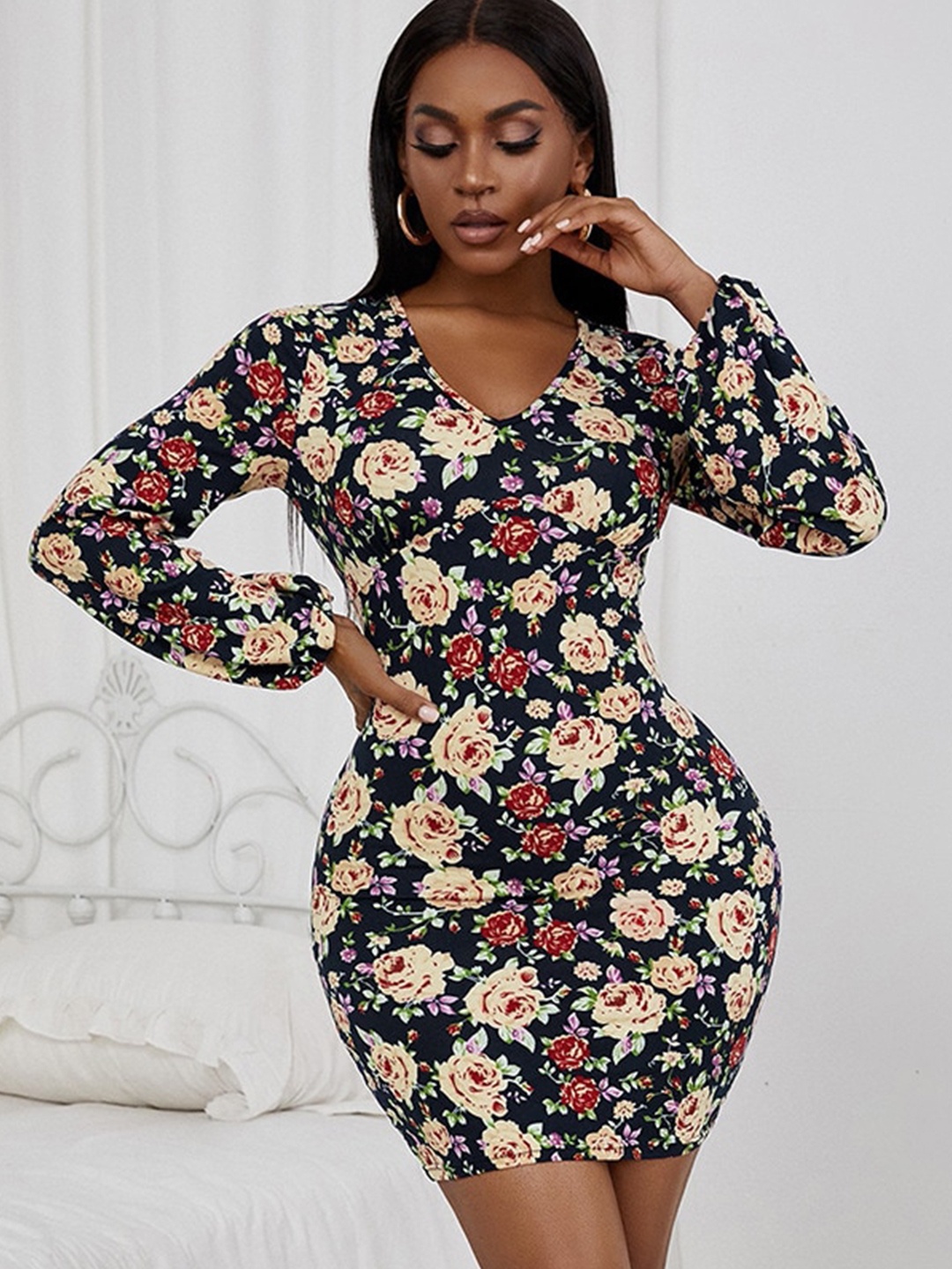 

La Aimee Black & Beige Floral Bodycon Mini Dress