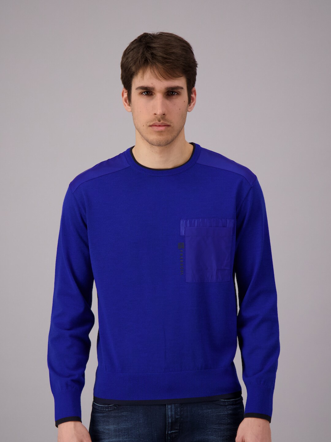 

FREESOUL Men Blue Solid Pullover Sweater