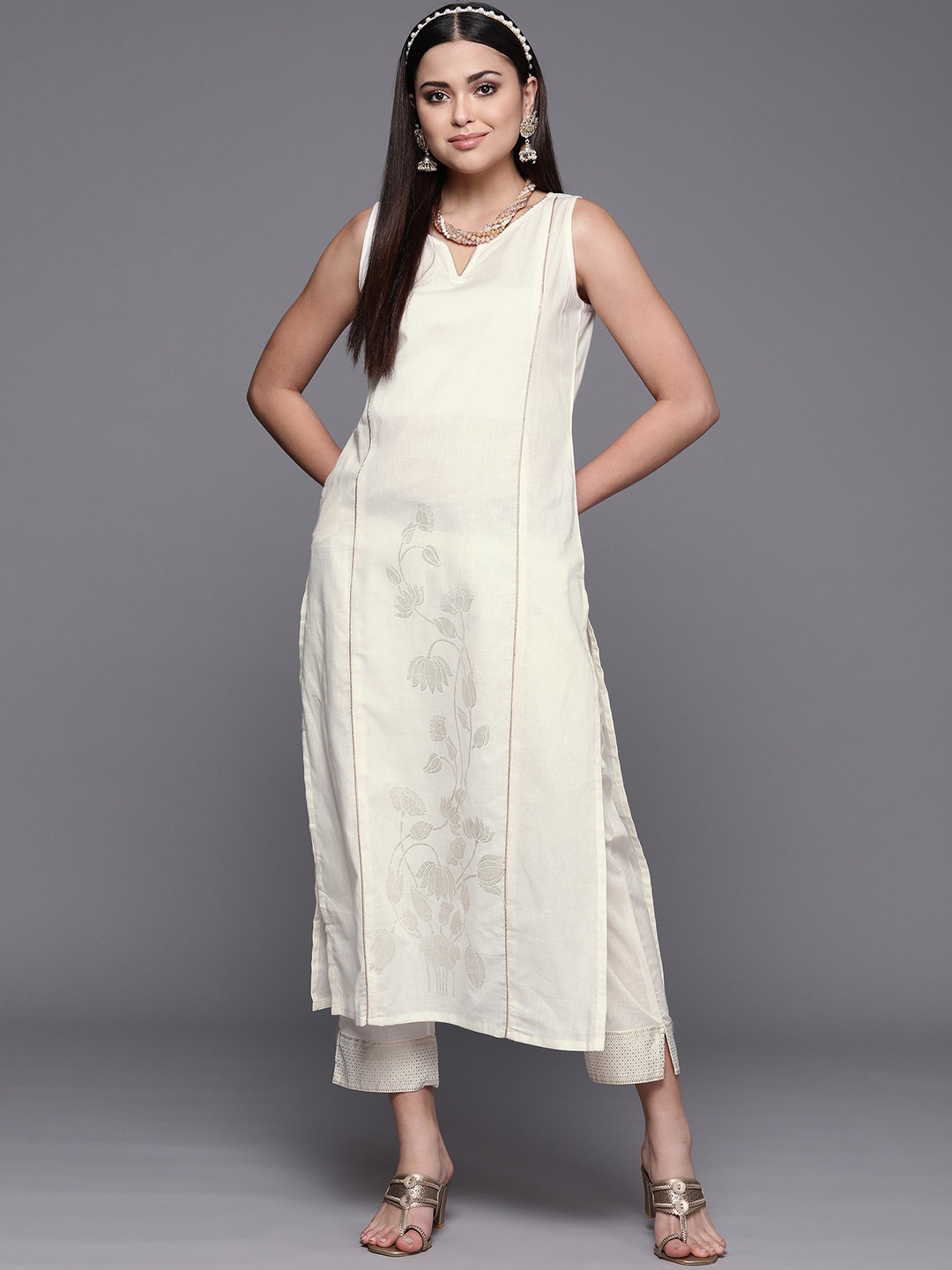 

Ahalyaa Women Off White Floral Printed Pure Cotton Kurti with Trousers