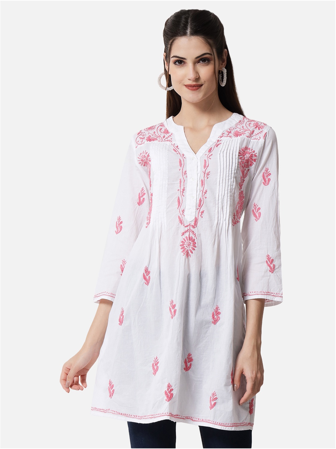 

PARAMOUNT CHIKAN Women Pink & White Chikankari Cotton Tunic