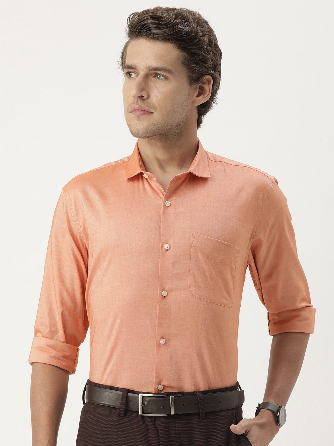 

Peter England Men Orange Solid Nuvo Fit Formal Pure Cotton Shirt