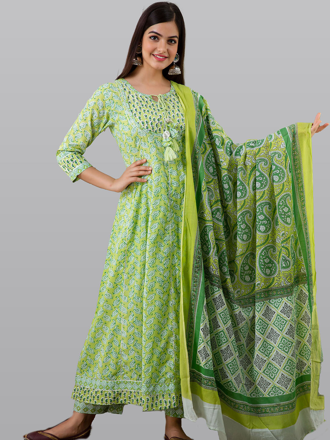 

OMASK Women Green & Blue Gotta Patti Pure Cotton Kurta Set