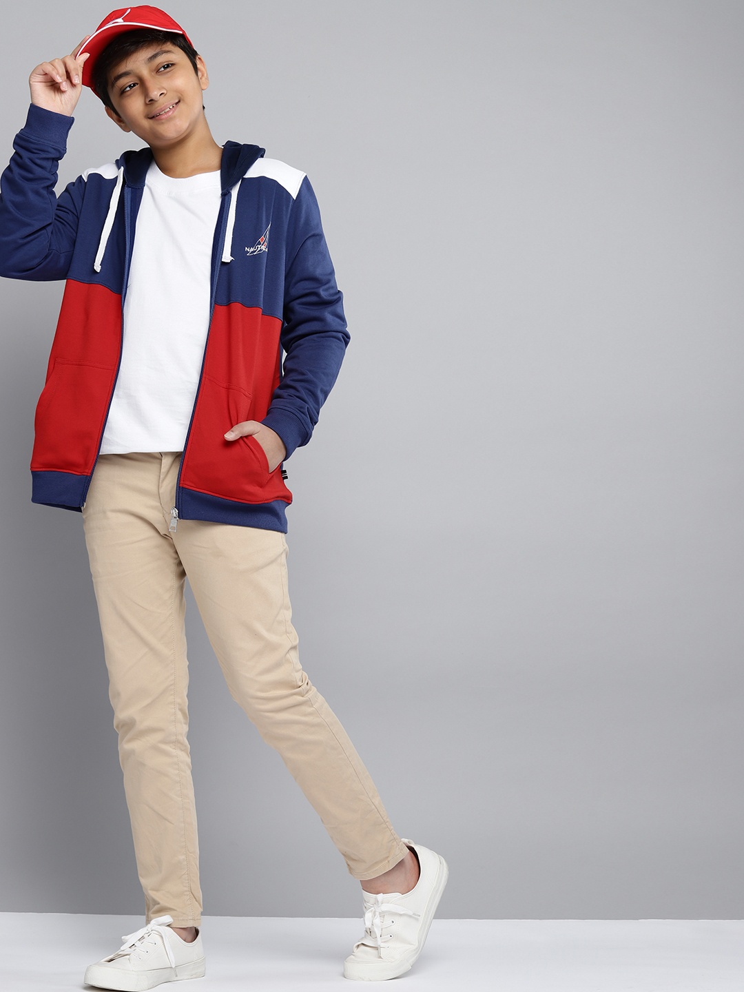 

Nautica Boys Navy Blue Pure Cotton Colourblocked Hooded Sweatshirt