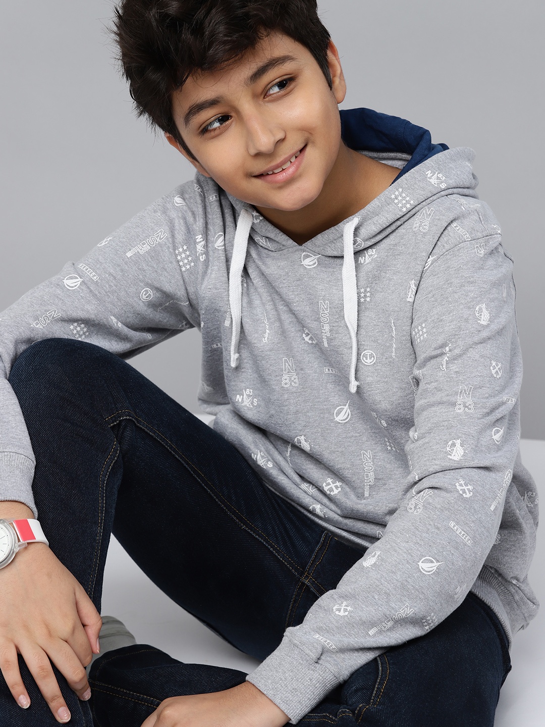 

Nautica Boys Grey & White Pure Cotton Printed Hooded Sweatshirt