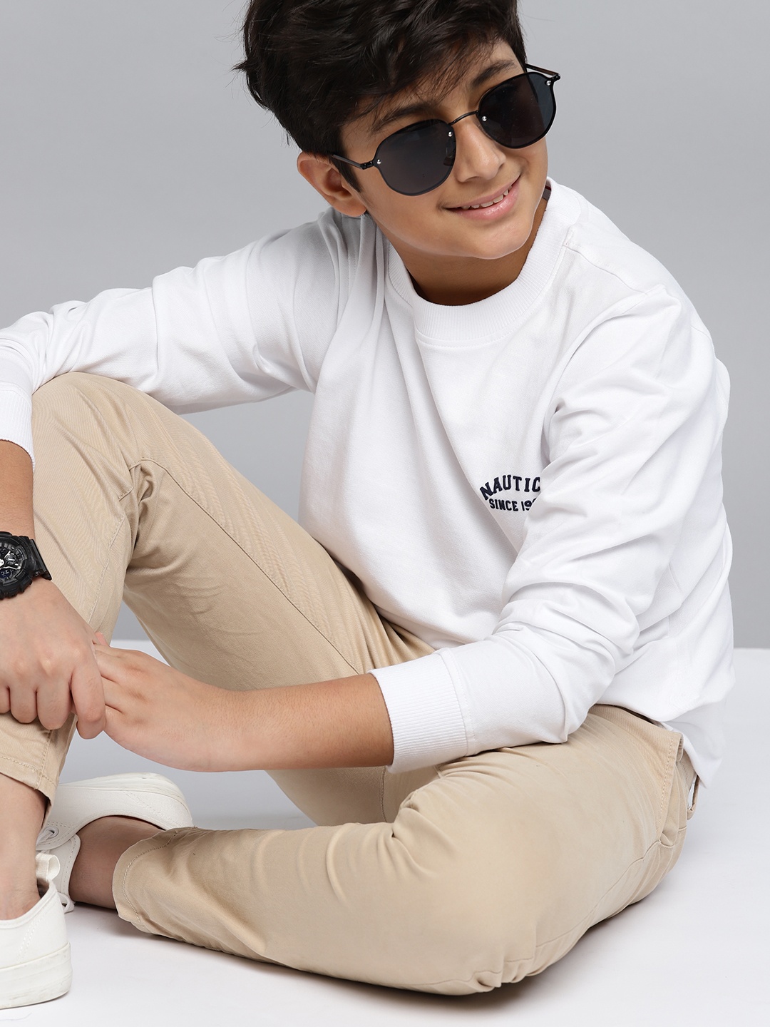 

Nautica Boys White Solid Pure Cotton Sweatshirt