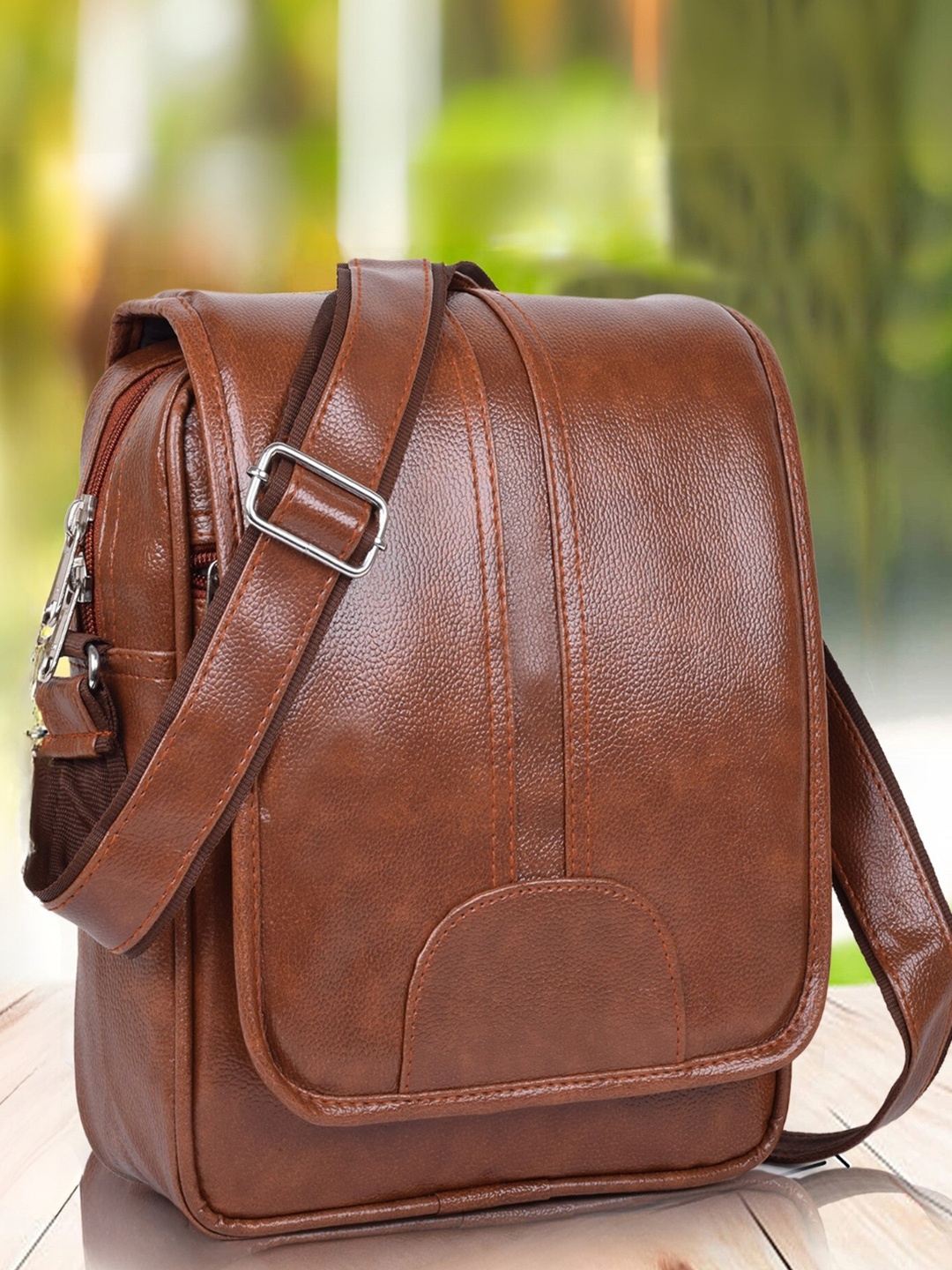 

Martucci Unisex Tan Messenger Bag