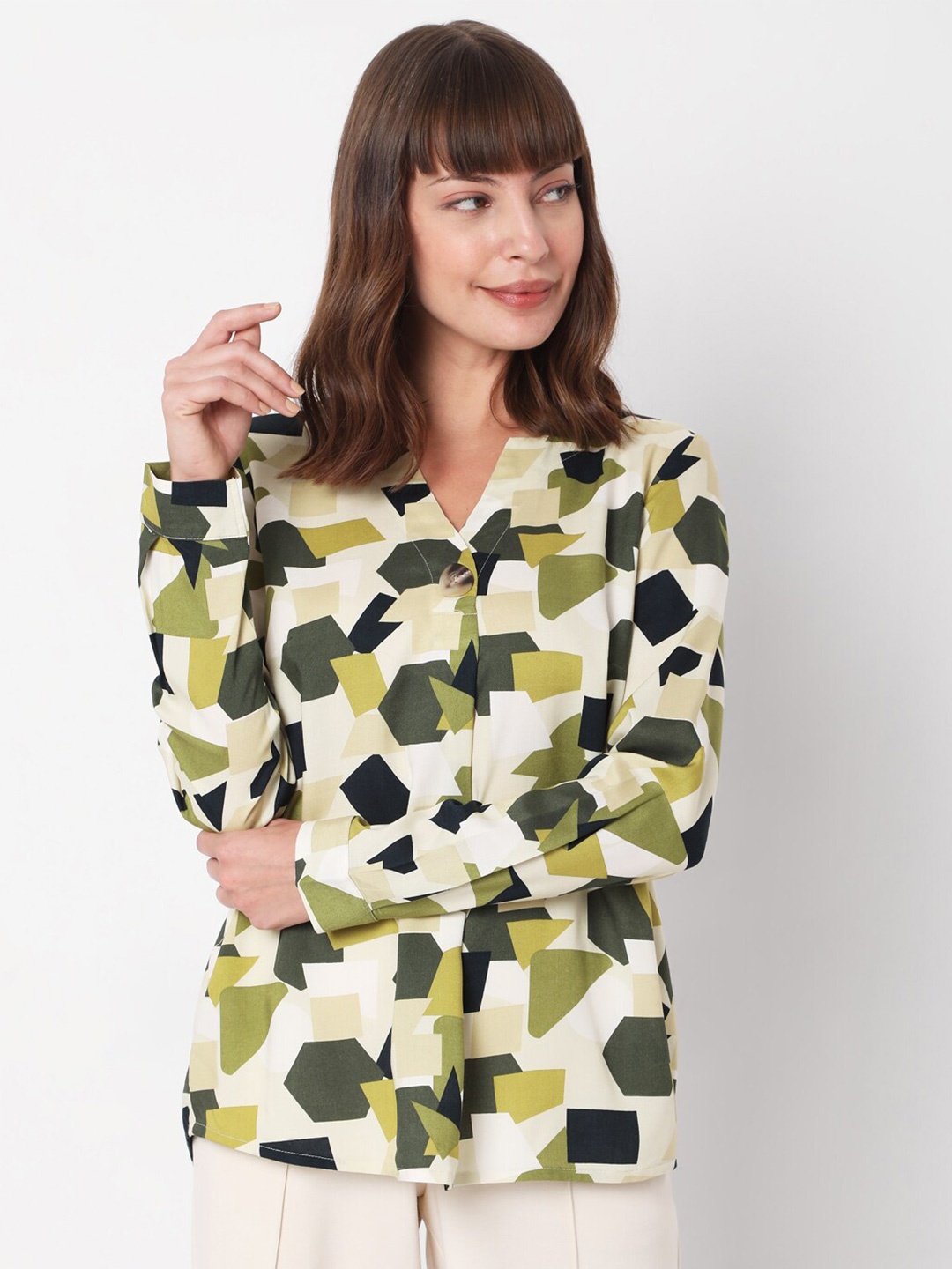 

Vero Moda Women Green & White Geometric Printed Shirt Style Top