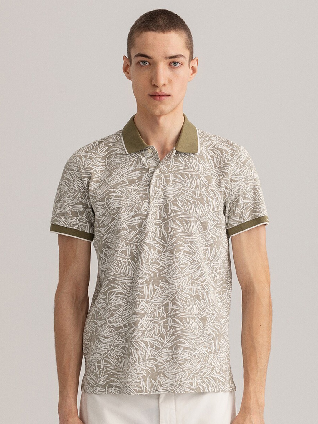 

GANT Men Olive Green & White Floral Printed Polo Collar Tropical Pure Cotton T-shirt