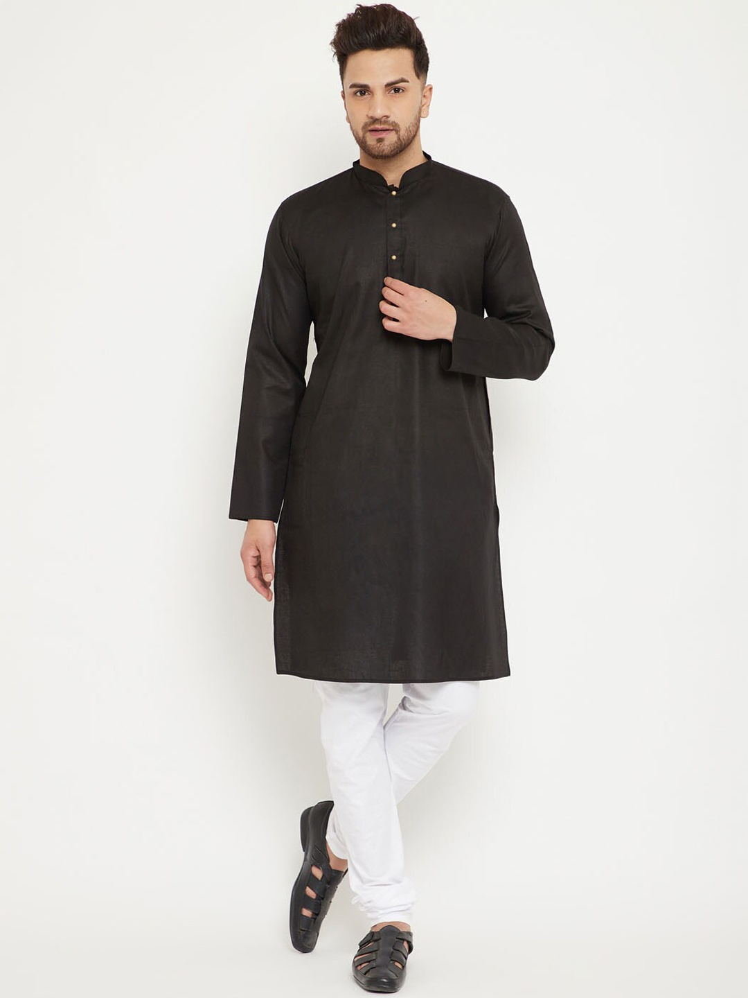 

VASTRAMAY Men Black & White Cotton Blend Kurta with Pyjamas