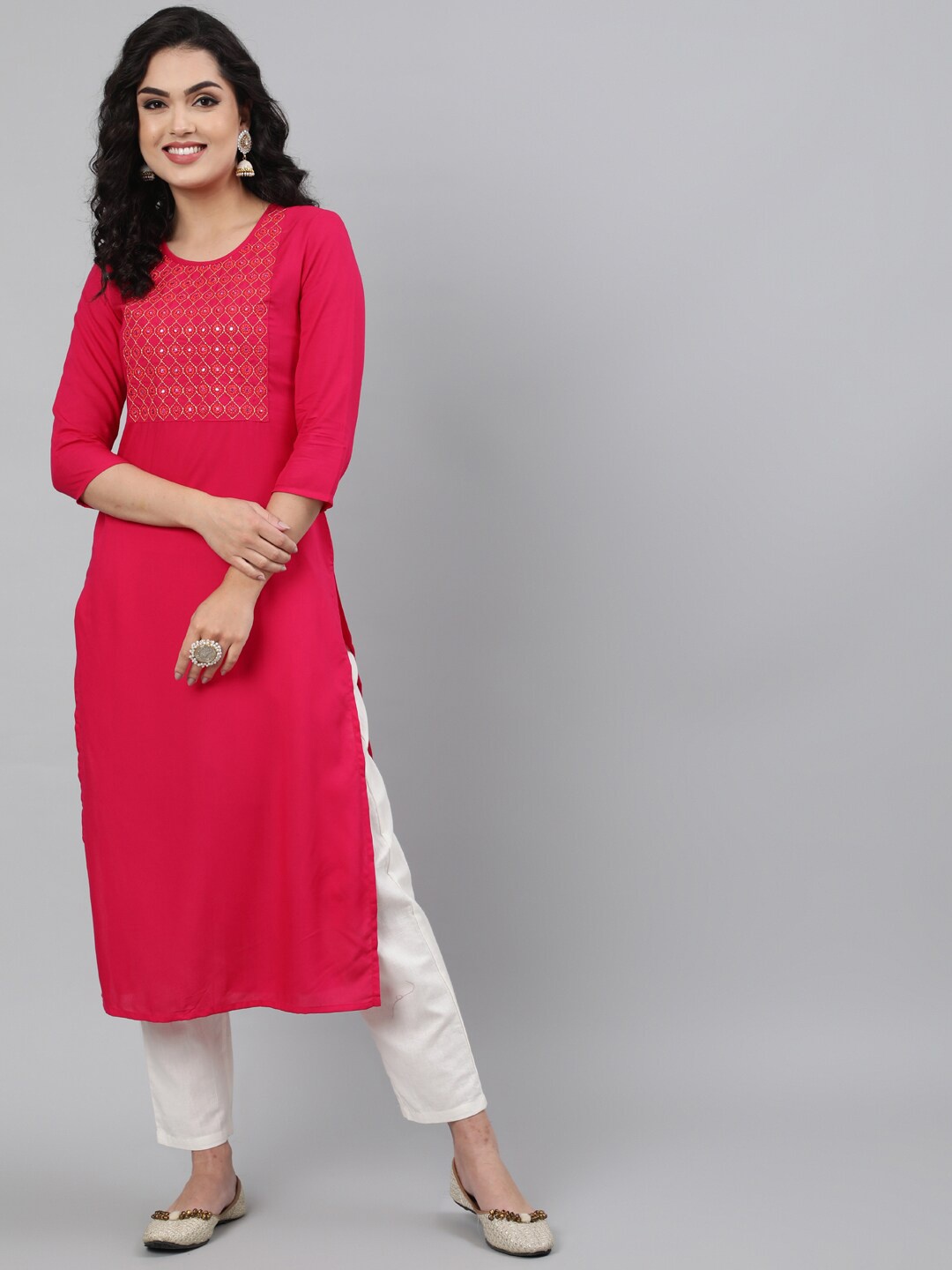 

KIMAYRA Women Fuchsia Floral Embroidered Kurta