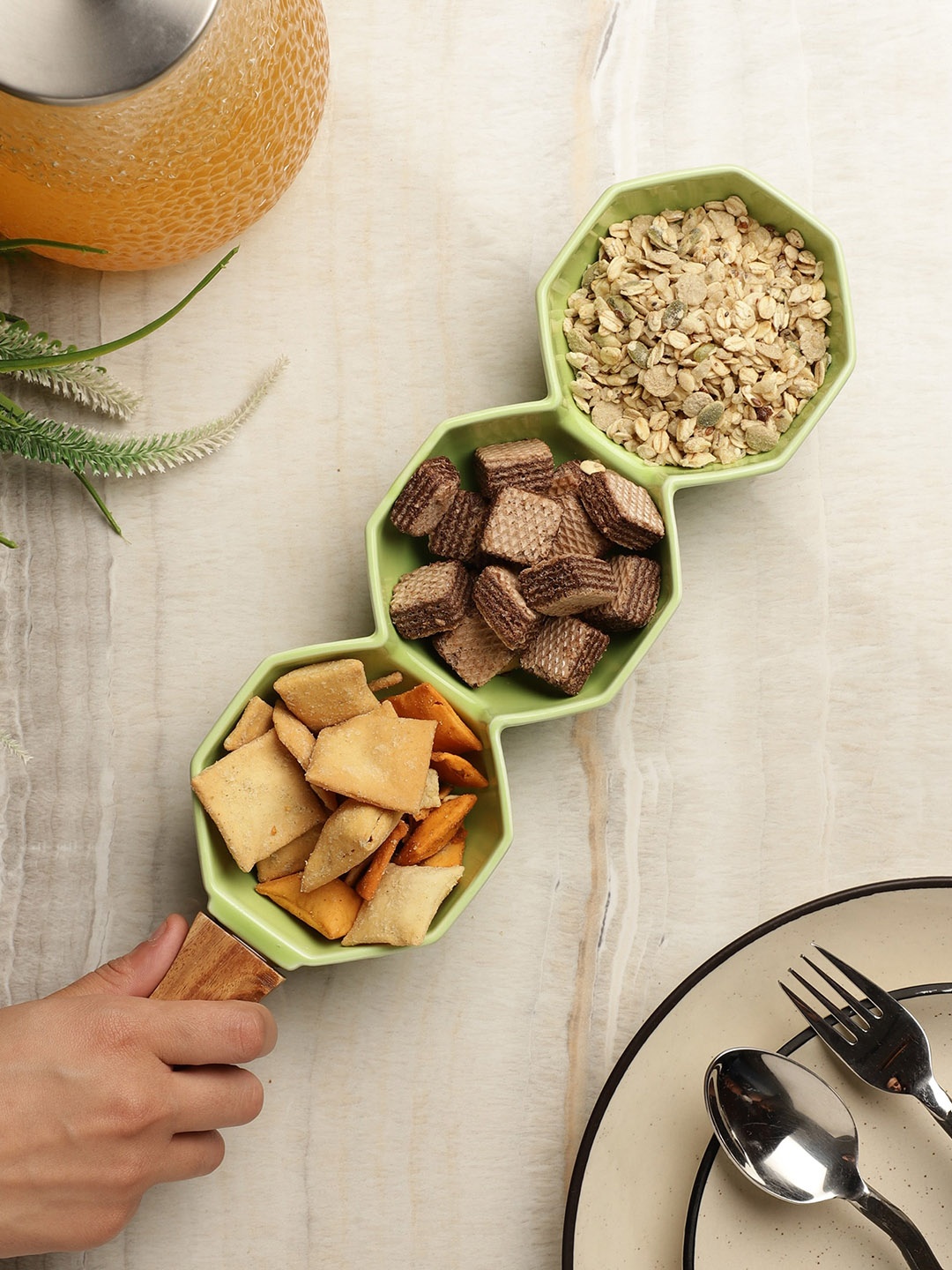 

The Decor Mart Green Solid Serving Bowl
