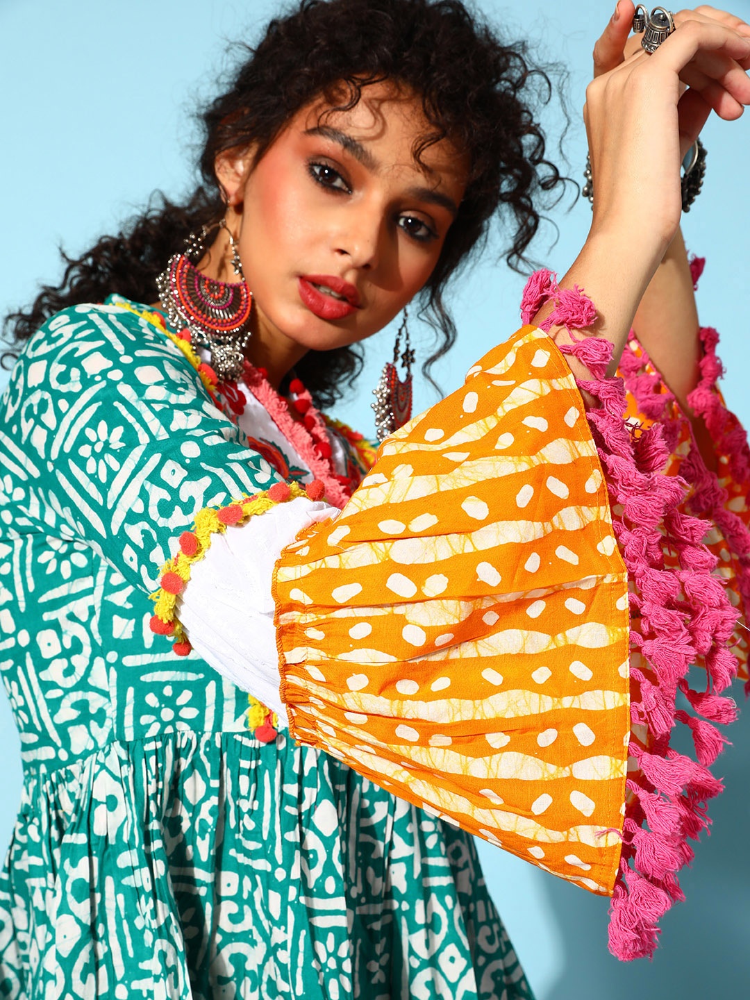 

ZOLA Stylish Green Ethnic Motifs Print Parade Dress