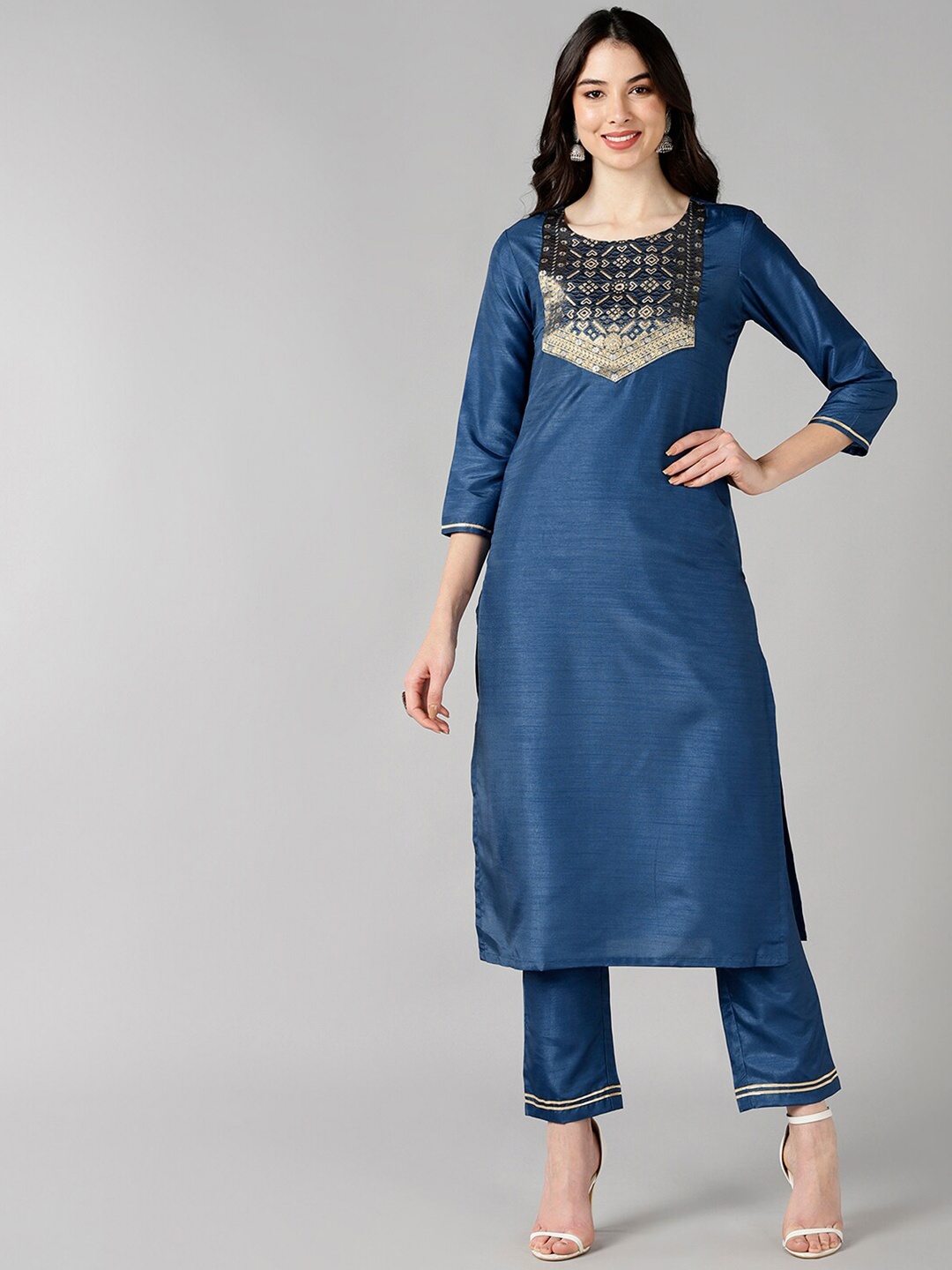 

AHIKA Women Navy Blue & Golden Geometric Yoke Design Thread Work Kurta