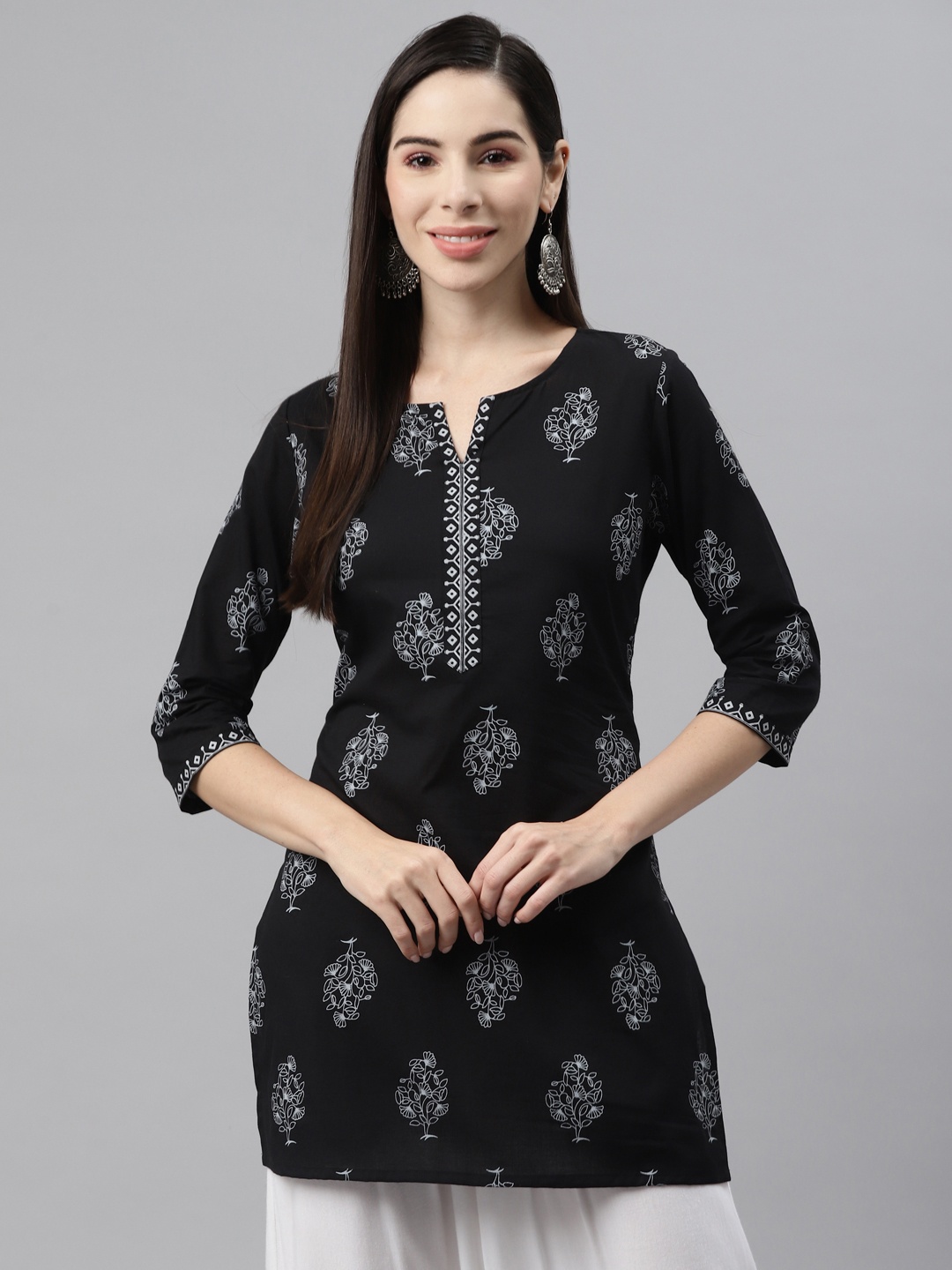 

Laabha Black & White Ethnic Printed Tunic