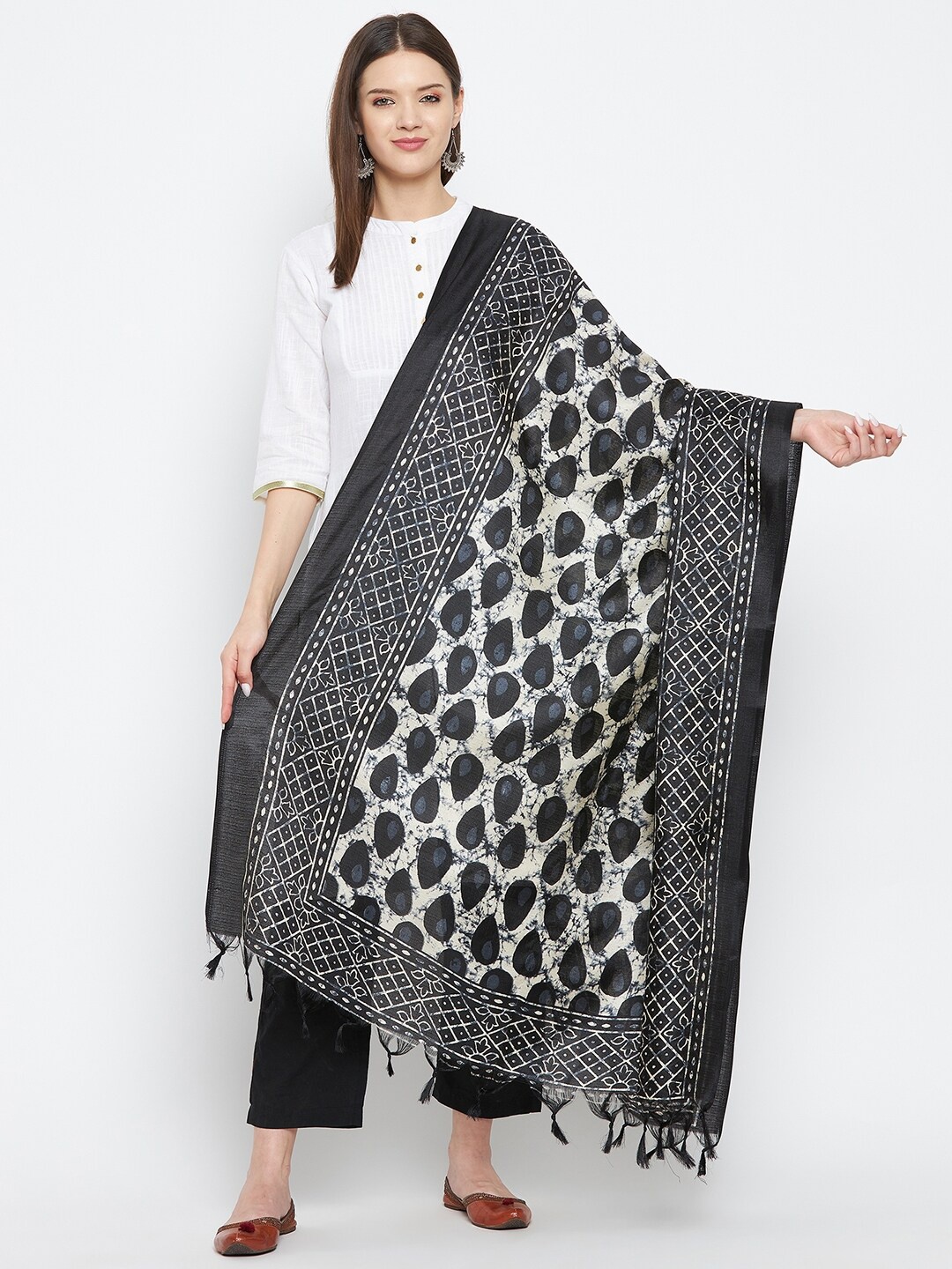 

Clora Creation Black & White Printed Dupatta