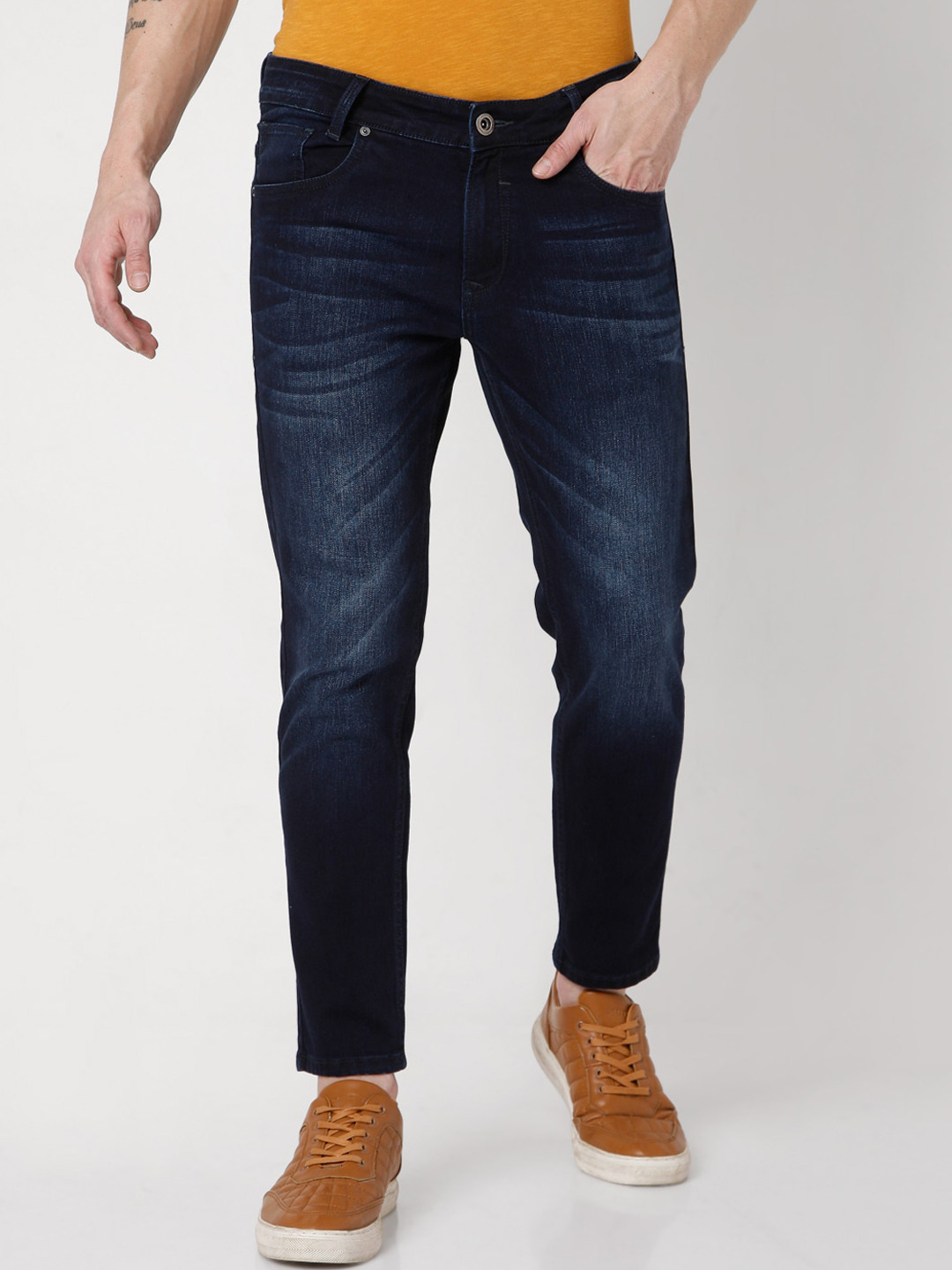 

Mufti Men Blue Slim Fit Heavy Fade Stretchable Jeans