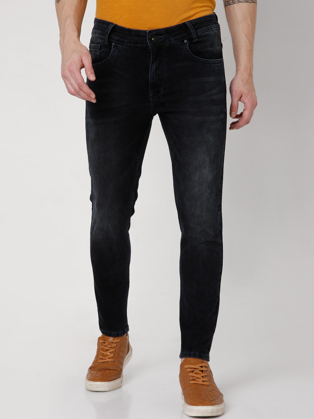 

Mufti Men Black Slim Fit Light Fade Stretchable Jeans